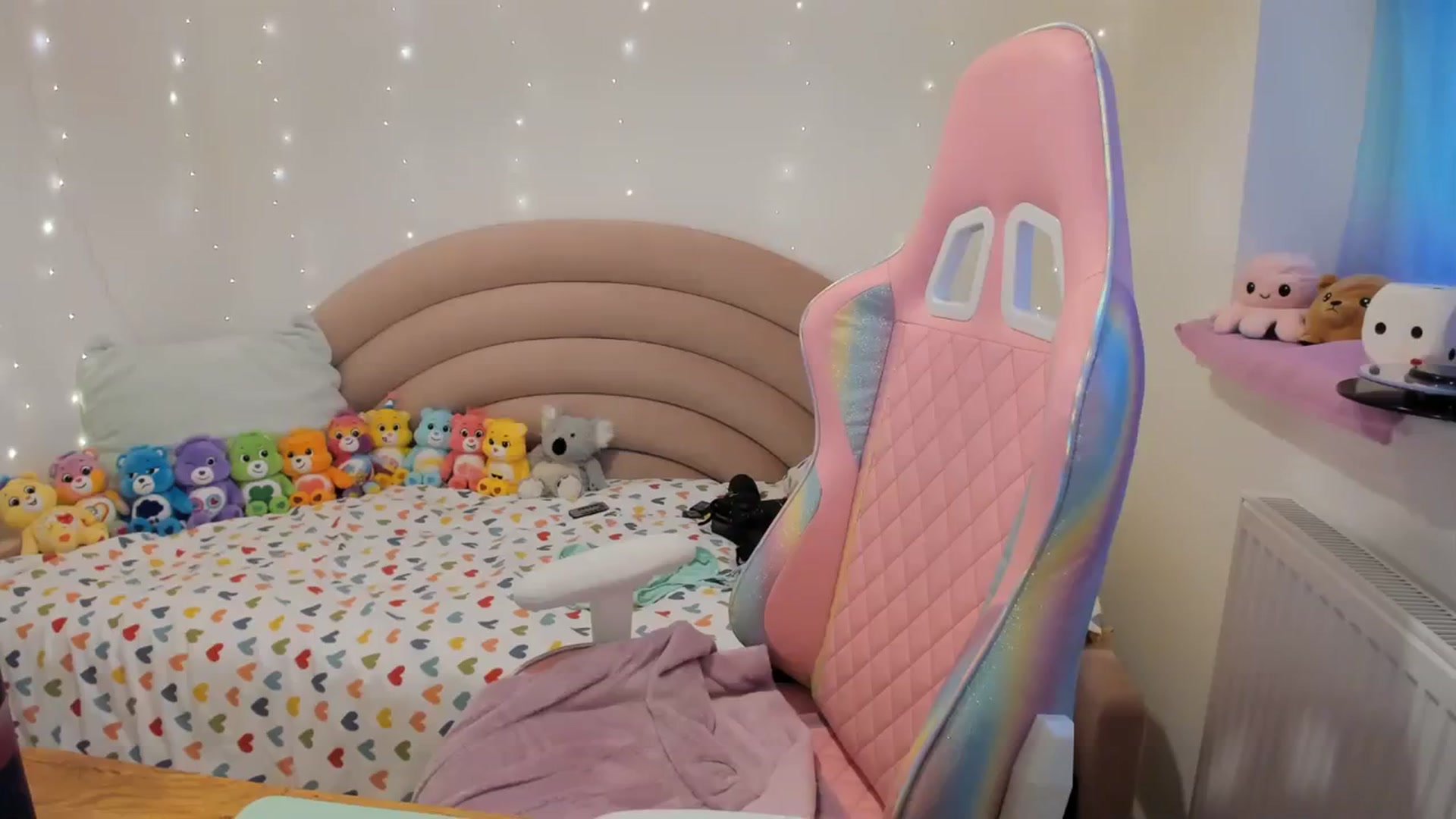 Gallery image thumbnail from JessieBear_'s myfreecams stream on, 01/02/2024, 16:15 image 15 of 20