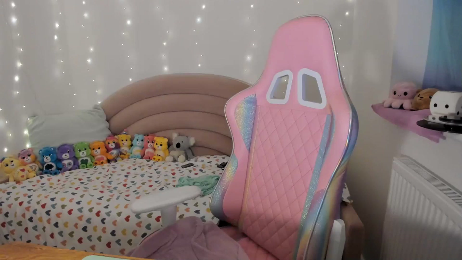 Gallery image thumbnail from JessieBear_'s myfreecams stream on, 01/02/2024, 17:18 image 13 of 20