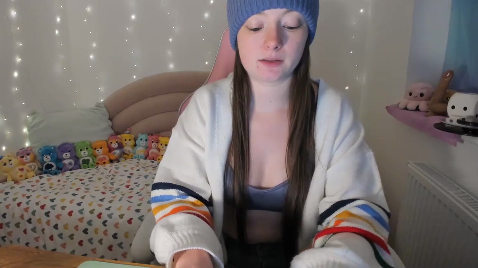 Gallery image thumbnail from JessieBear_'s myfreecams stream on, 01/02/2024, 17:18 image 3 of 20