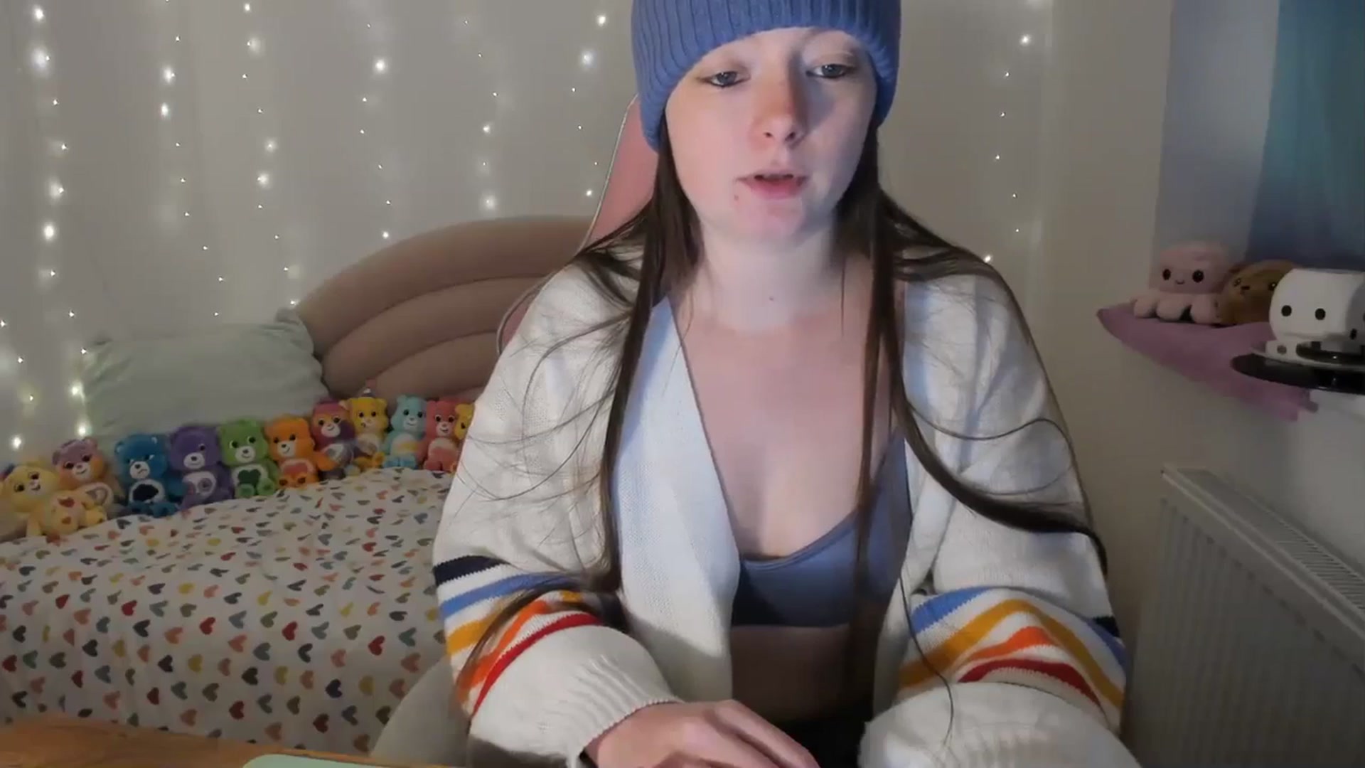 Gallery image thumbnail from JessieBear_'s myfreecams stream on, 01/02/2024, 17:18 image 15 of 20