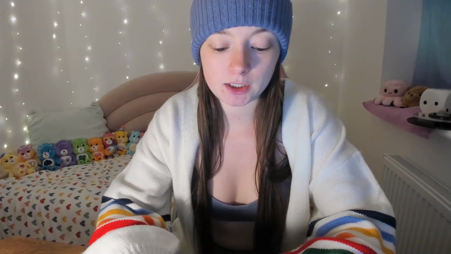 Gallery image thumbnail from JessieBear_'s myfreecams stream on, 01/02/2024, 17:18 image 8 of 20