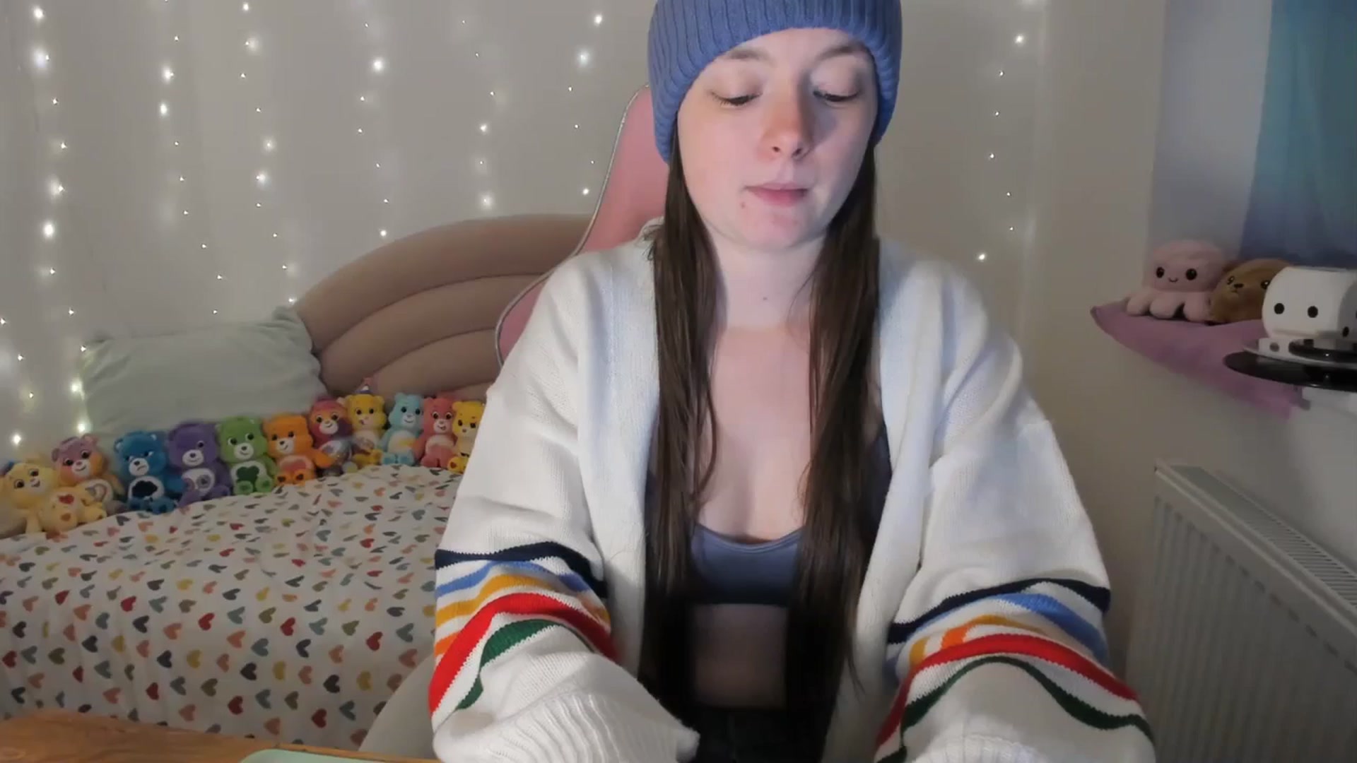 Gallery image thumbnail from JessieBear_'s myfreecams stream on, 01/02/2024, 17:18 image 10 of 20