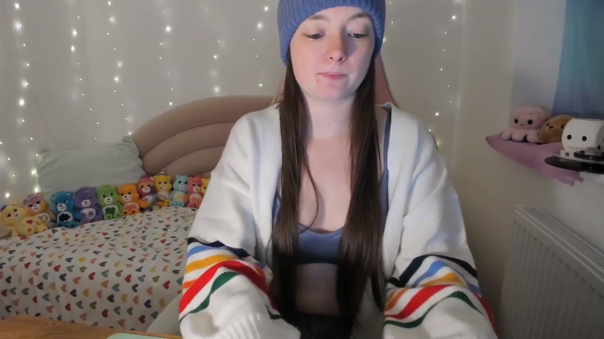 Gallery image thumbnail from JessieBear_'s myfreecams stream on, 01/02/2024, 17:18 image 12 of 20
