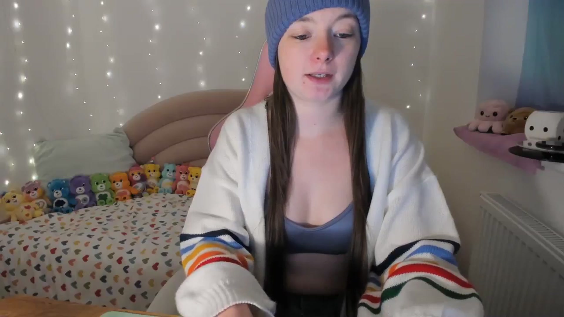 Gallery image thumbnail from JessieBear_'s myfreecams stream on, 01/02/2024, 17:18 image 9 of 20