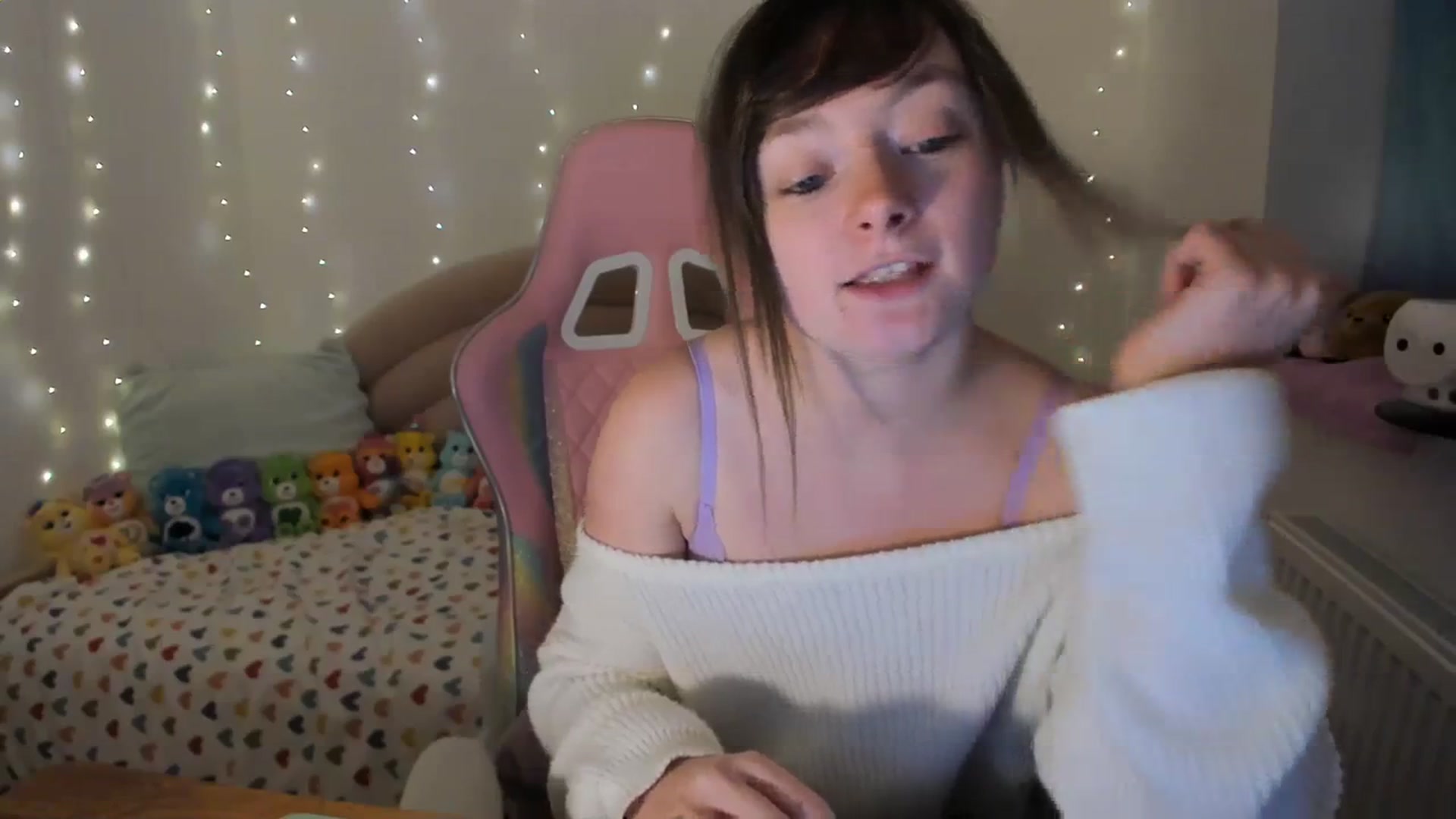 Gallery image thumbnail from JessieBear_'s myfreecams stream on, 01/04/2024, 17:58 image 15 of 20