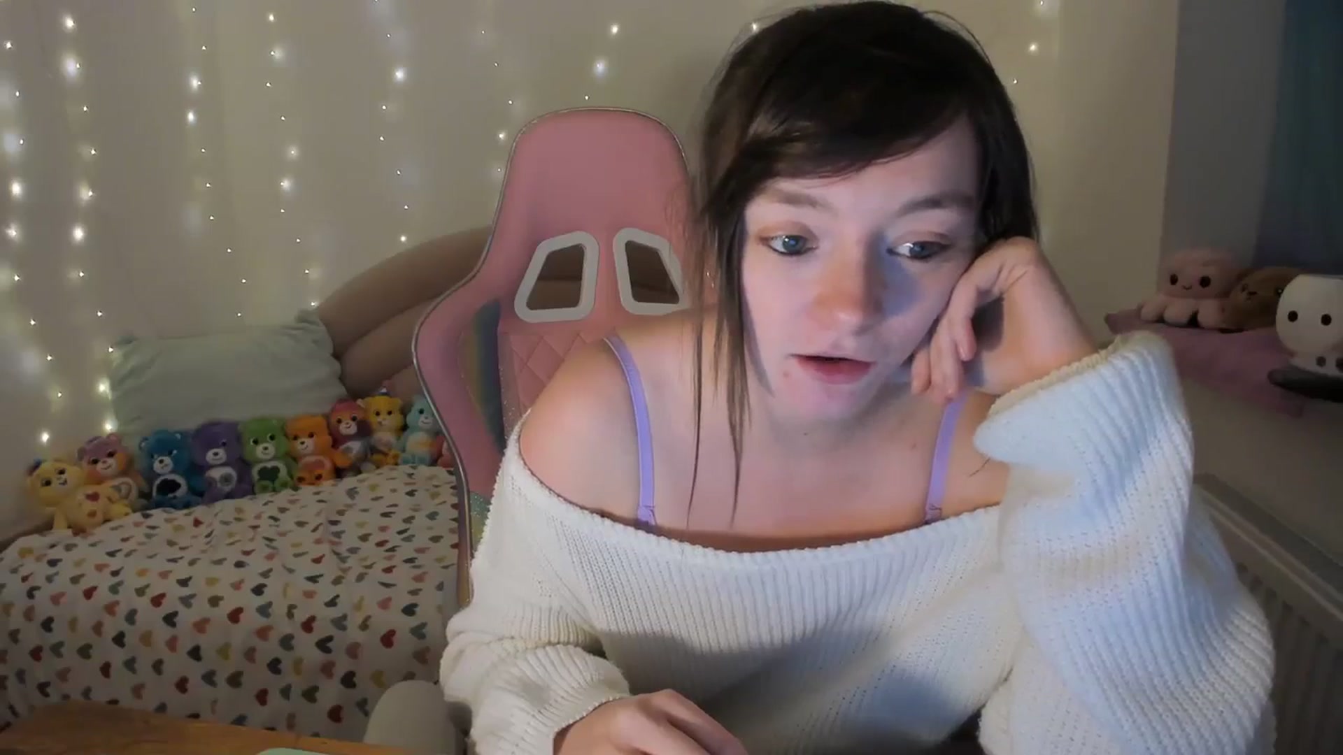Gallery image thumbnail from JessieBear_'s myfreecams stream on, 01/04/2024, 17:58 image 17 of 20