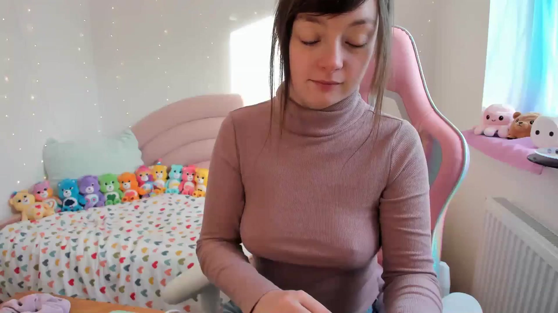 Gallery image thumbnail from JessieBear_'s myfreecams stream on, 01/05/2024, 12:35 image 7 of 20