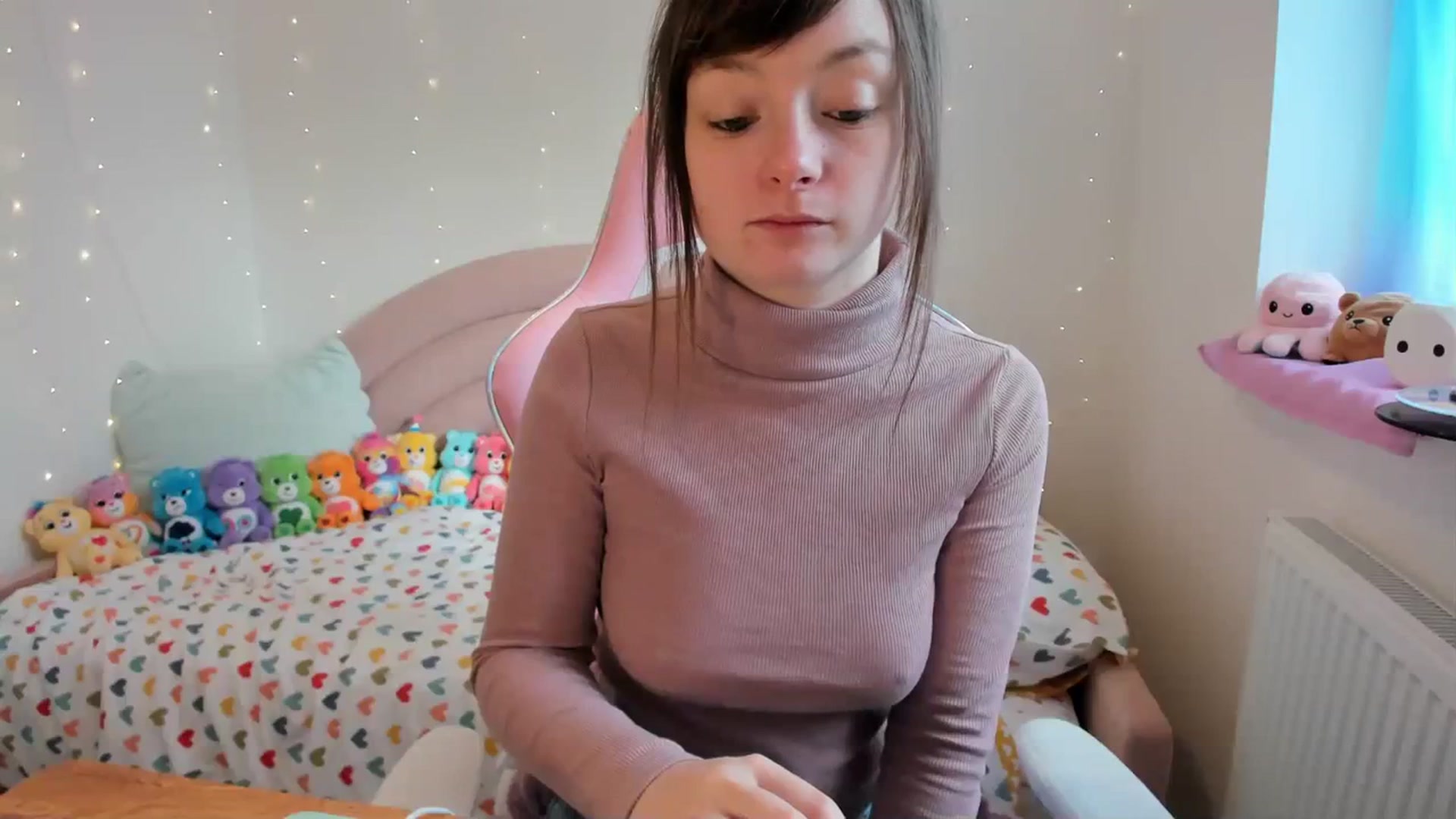 Gallery image thumbnail from JessieBear_'s myfreecams stream on, 01/05/2024, 12:35 image 8 of 20