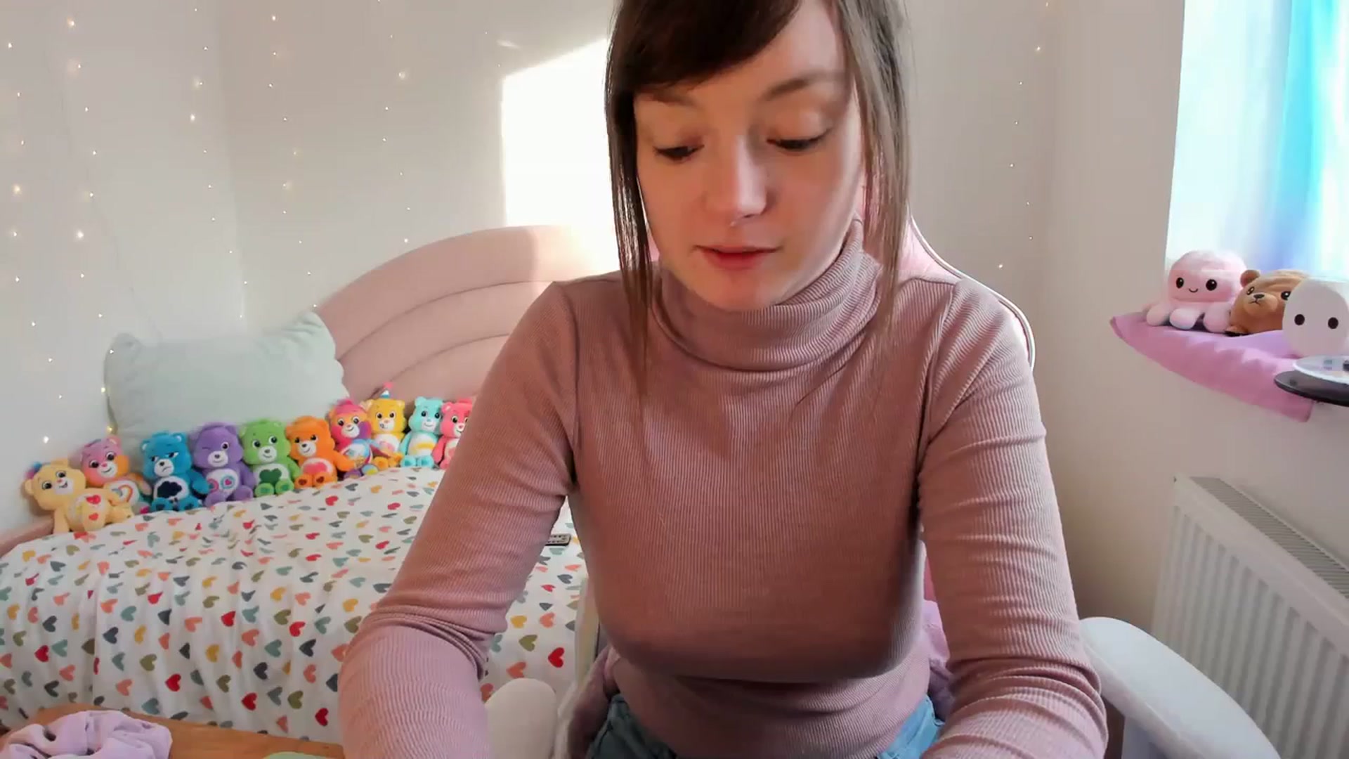 Gallery image thumbnail from JessieBear_'s myfreecams stream on, 01/05/2024, 12:35 image 5 of 20