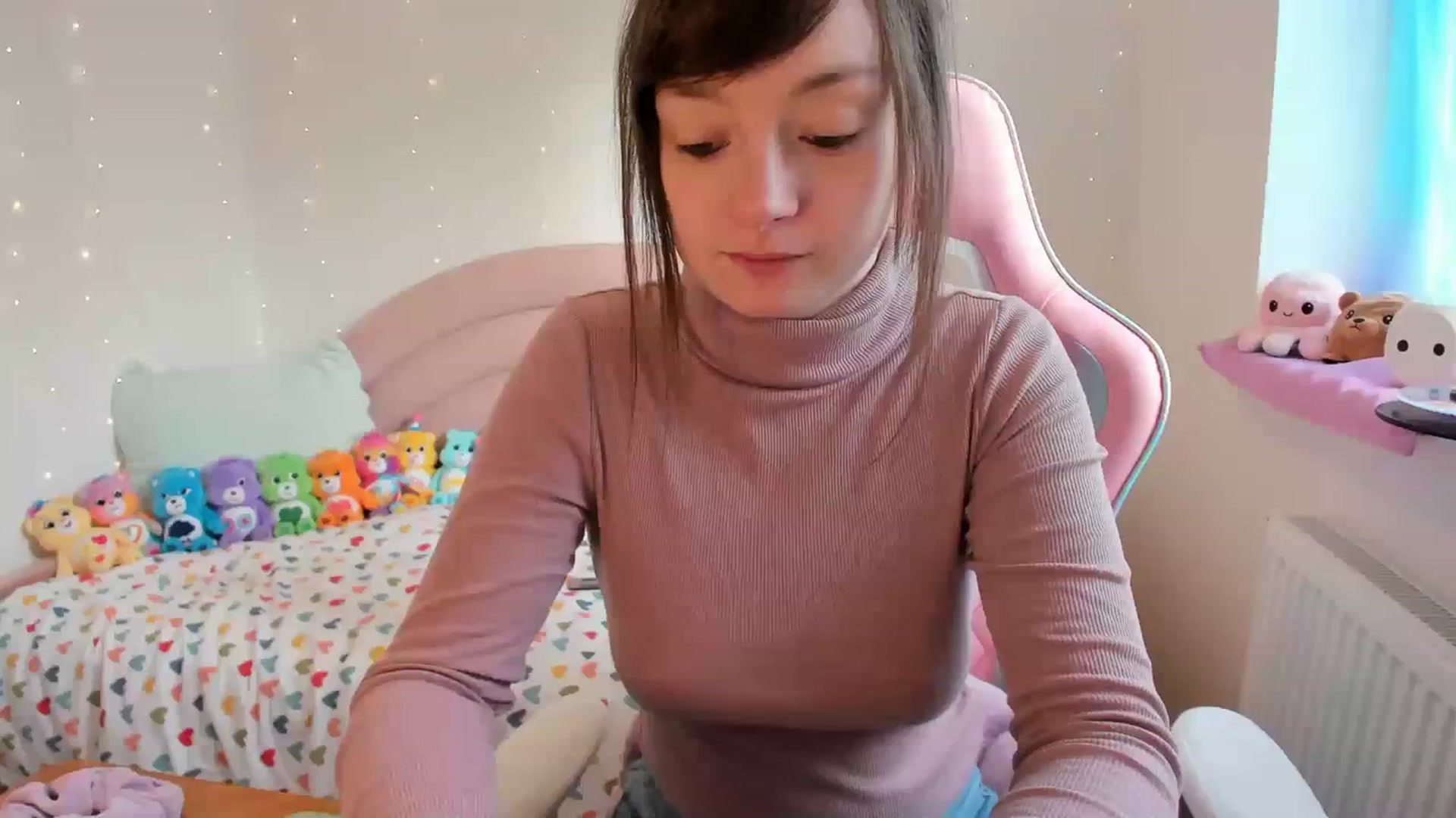 Gallery image thumbnail from JessieBear_'s myfreecams stream on, 01/05/2024, 12:35 image 6 of 20