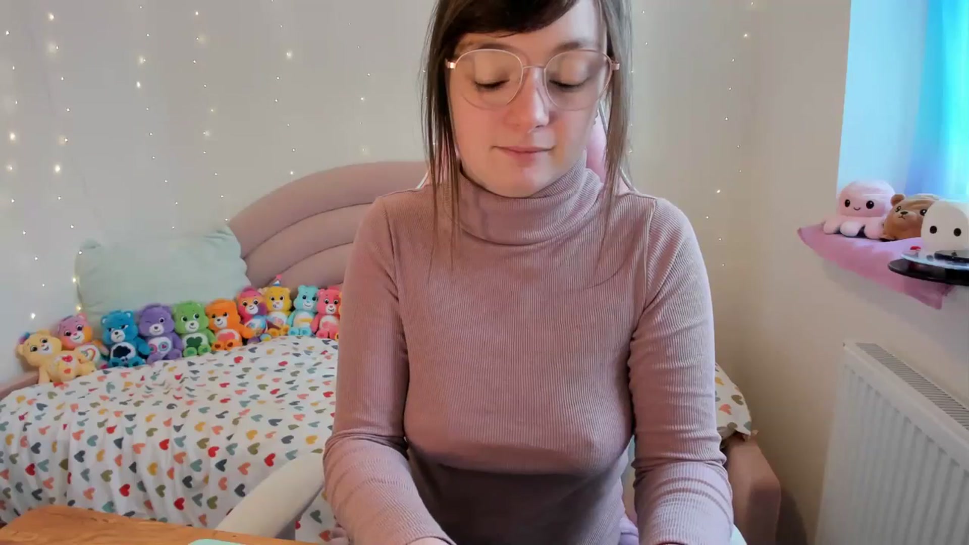 Gallery image thumbnail from JessieBear_'s myfreecams stream on, 01/05/2024, 12:35 image 18 of 20