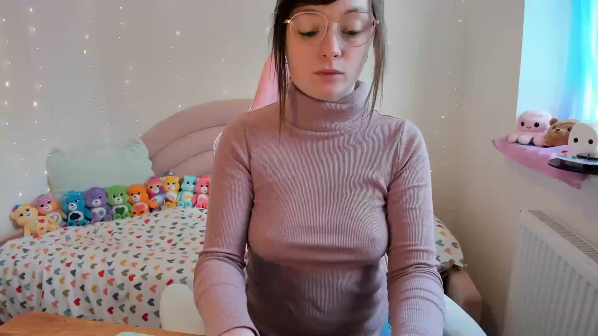 Gallery image thumbnail from JessieBear_'s myfreecams stream on, 01/05/2024, 13:24 image 1 of 20