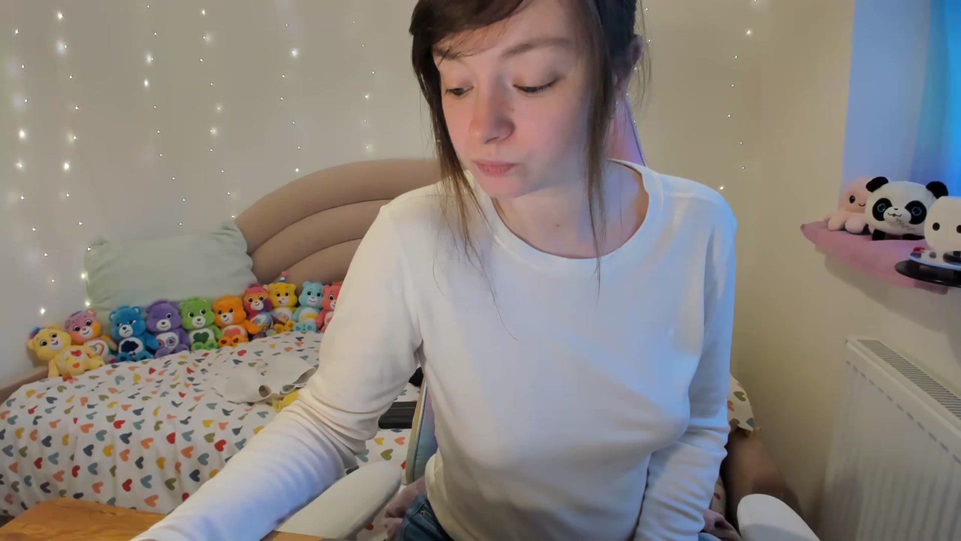 Gallery image thumbnail from JessieBear_'s myfreecams stream on, 01/08/2024, 16:52 image 14 of 20