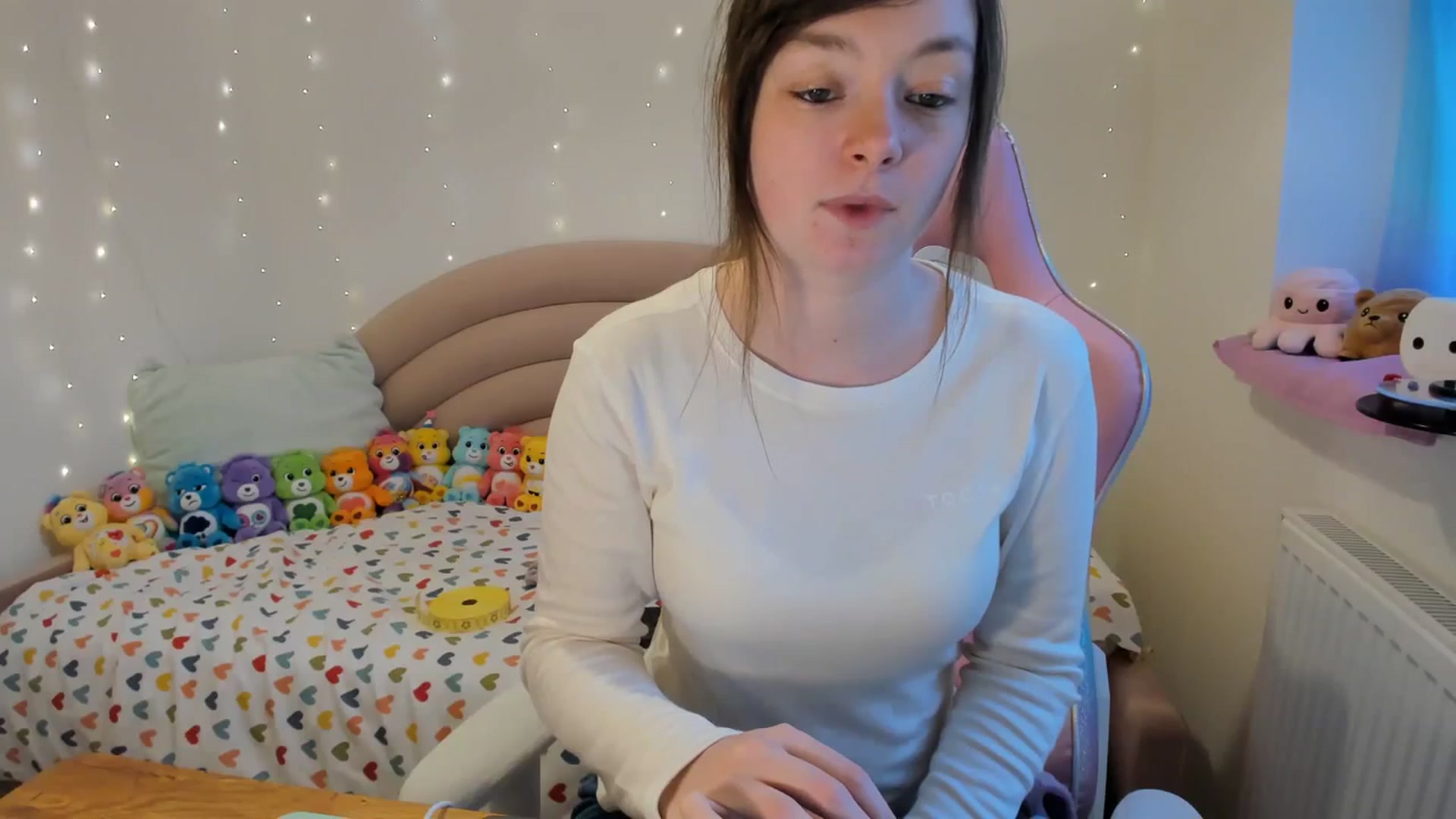 Gallery image thumbnail from JessieBear_'s myfreecams stream on, 01/08/2024, 16:52 image 9 of 20