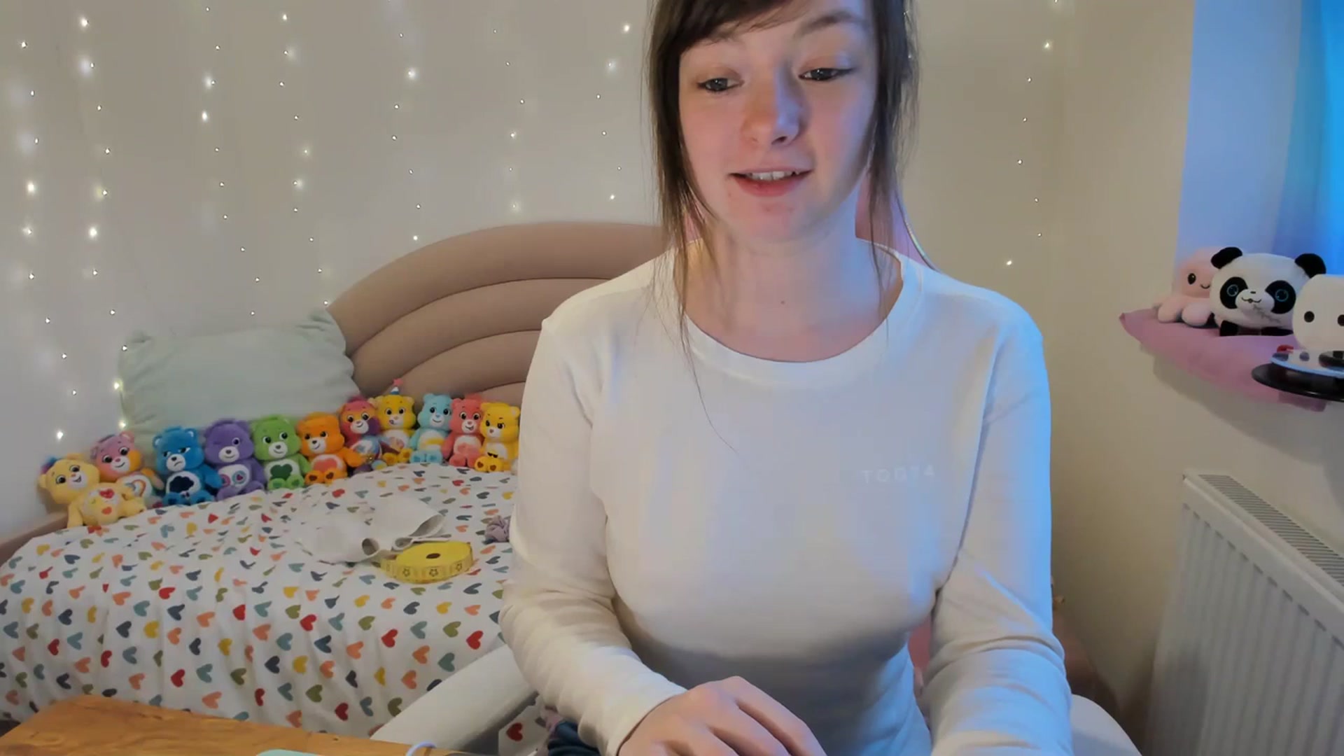 Gallery image thumbnail from JessieBear_'s myfreecams stream on, 01/08/2024, 16:52 image 13 of 20