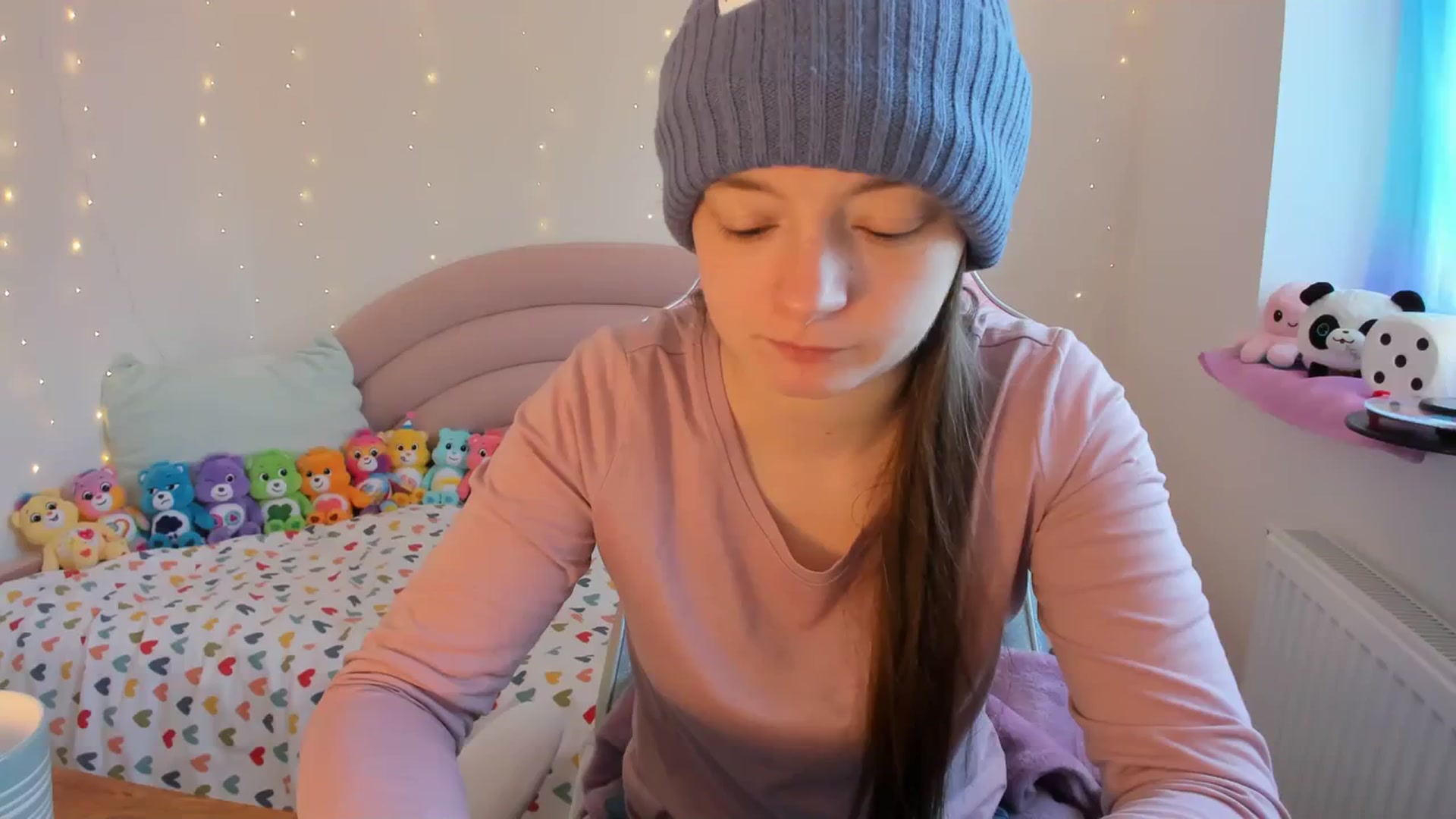 Gallery image thumbnail from JessieBear_'s myfreecams stream on, 01/09/2024, 14:09 image 10 of 20