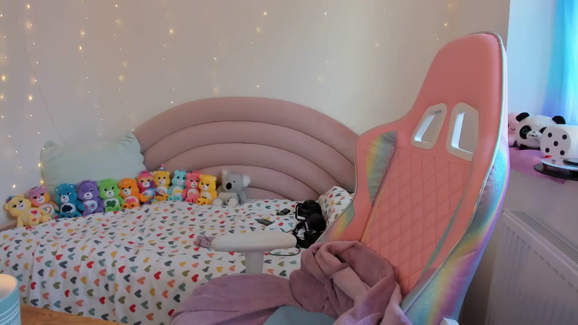 Gallery image thumbnail from JessieBear_'s myfreecams stream on, 01/09/2024, 14:09 image 6 of 20