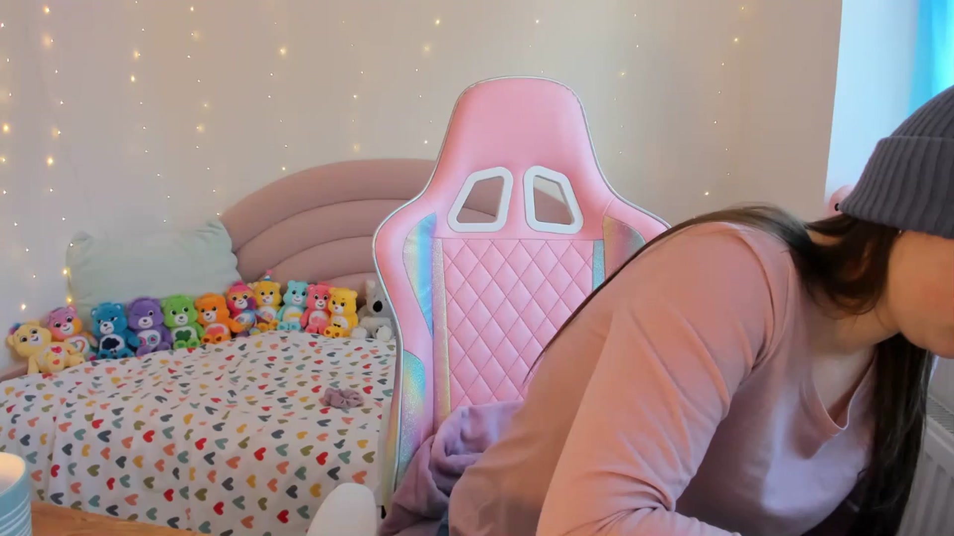 Gallery image thumbnail from JessieBear_'s myfreecams stream on, 01/09/2024, 14:49 image 3 of 20