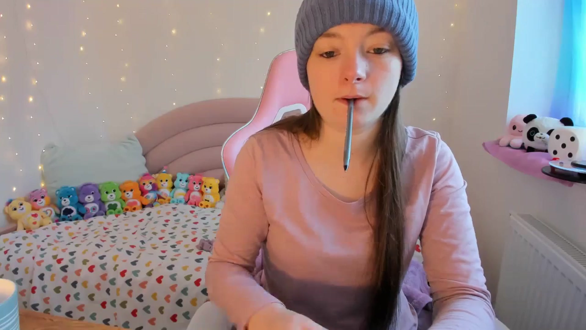 Gallery image thumbnail from JessieBear_'s myfreecams stream on, 01/09/2024, 14:49 image 5 of 20