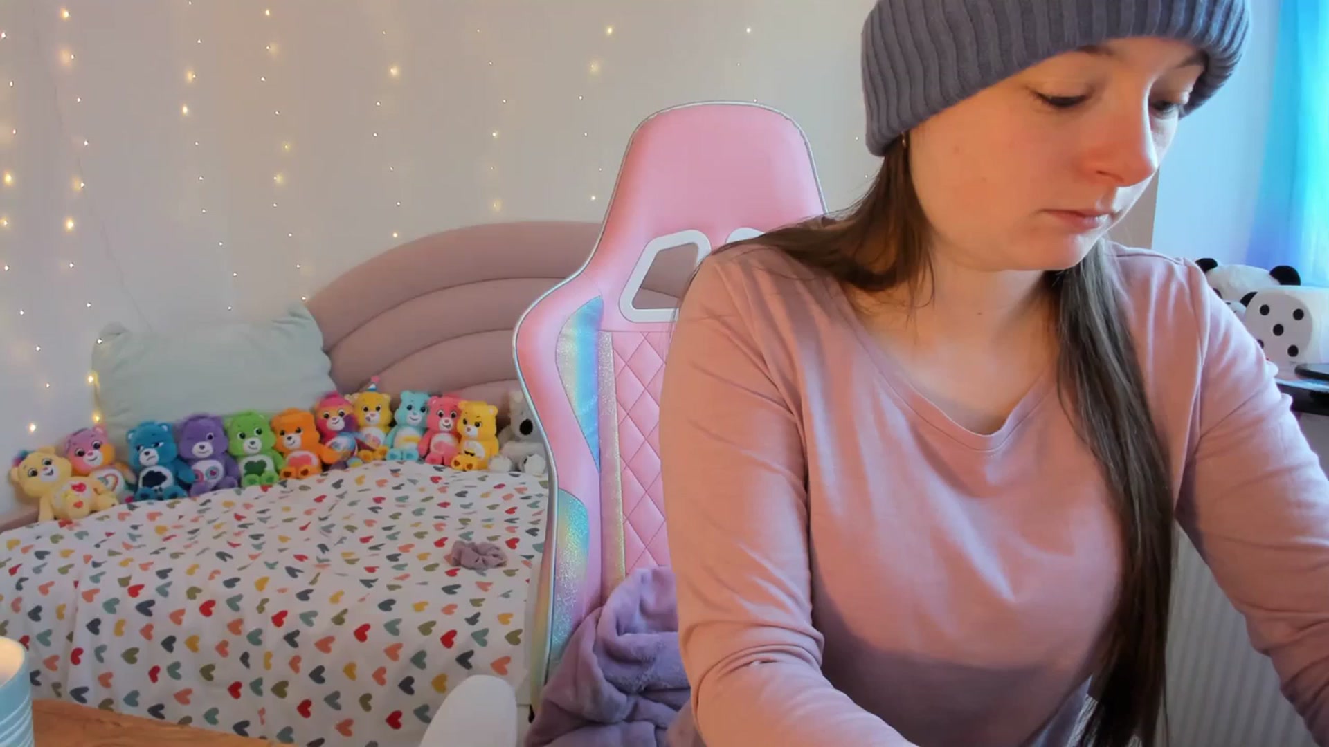 Gallery image thumbnail from JessieBear_'s myfreecams stream on, 01/09/2024, 14:49 image 10 of 20