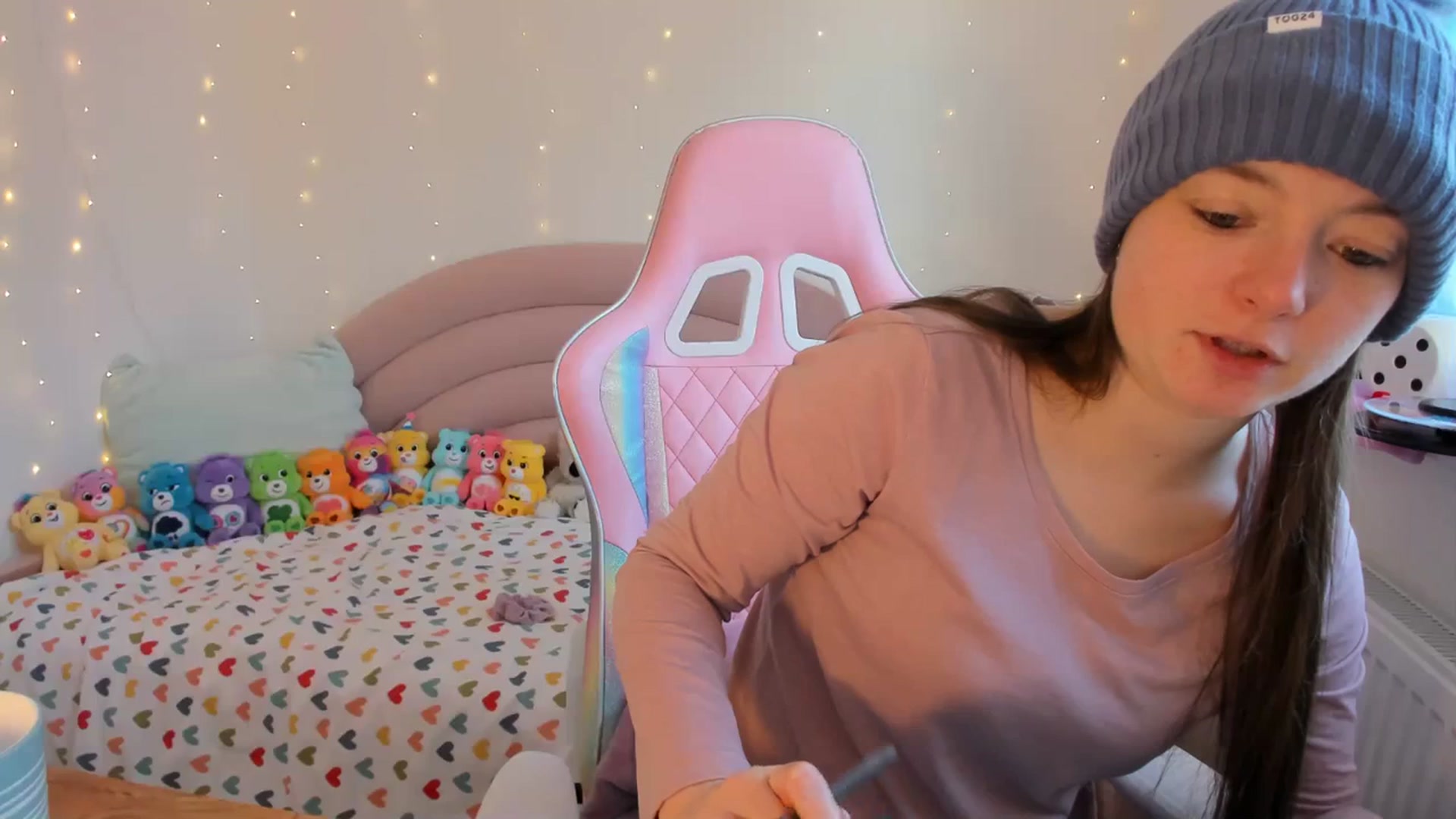 Gallery image thumbnail from JessieBear_'s myfreecams stream on, 01/09/2024, 14:49 image 6 of 20