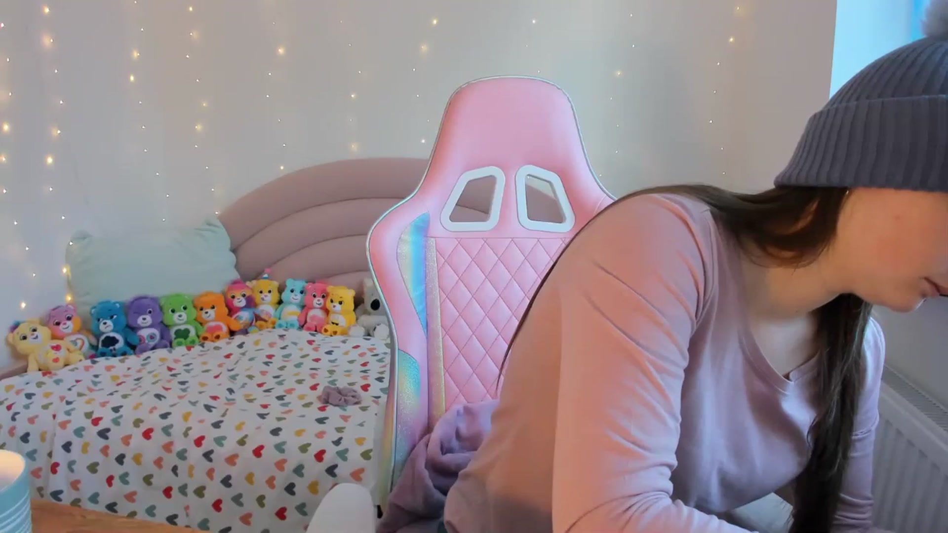 Gallery image thumbnail from JessieBear_'s myfreecams stream on, 01/09/2024, 14:49 image 2 of 20