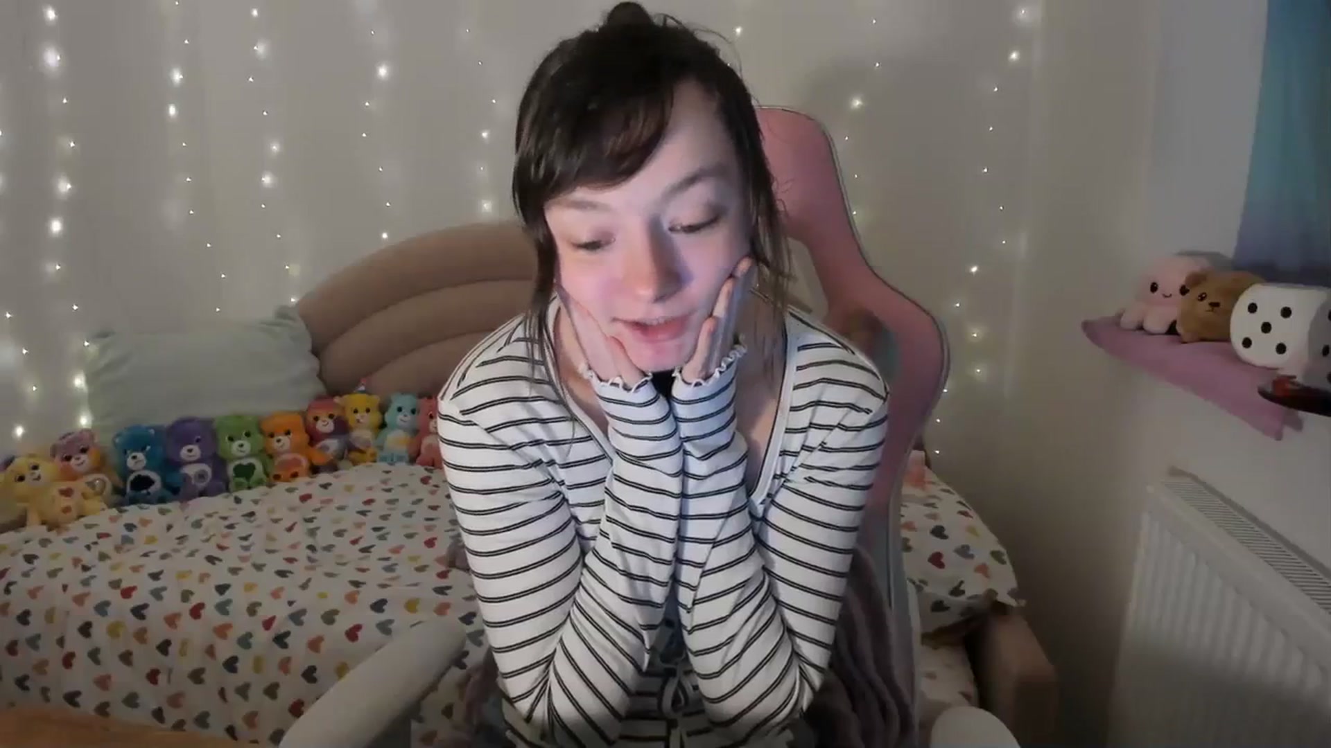 Gallery image thumbnail from JessieBear_'s myfreecams stream on, 01/11/2024, 18:20 image 8 of 20