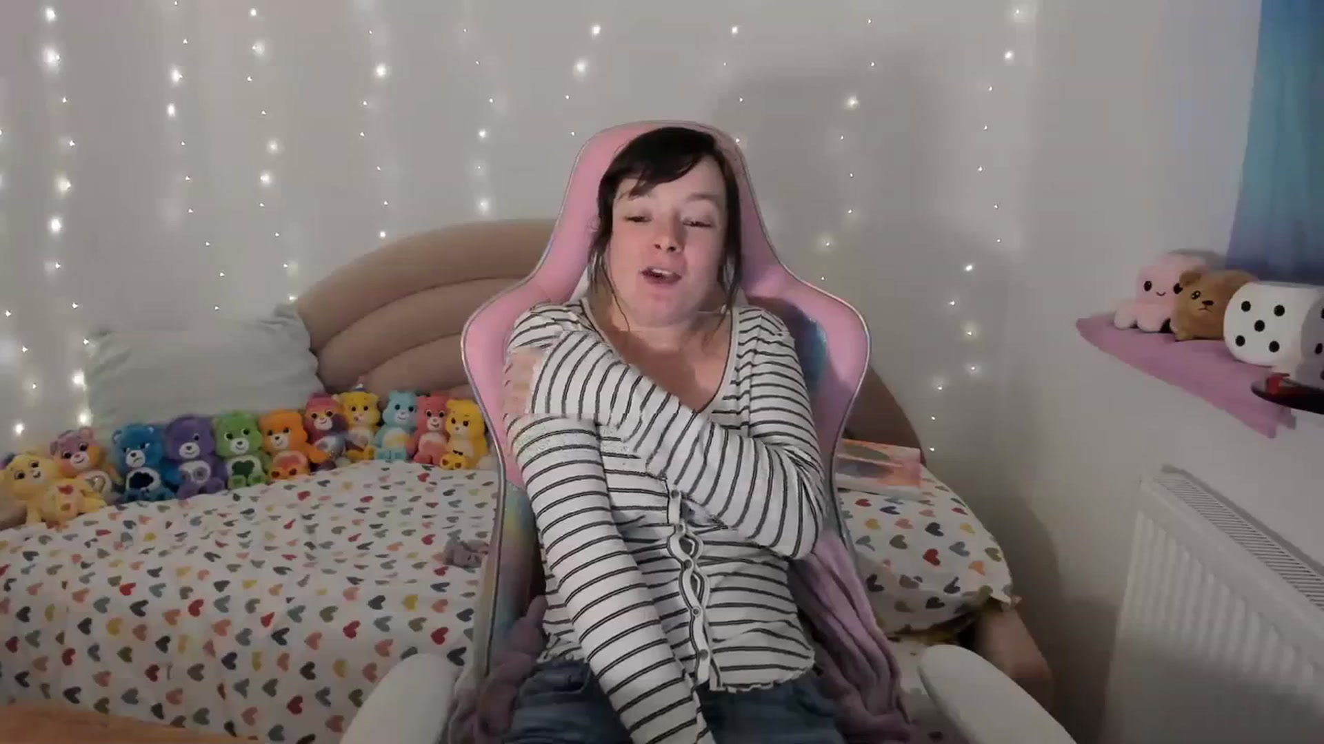 Gallery image thumbnail from JessieBear_'s myfreecams stream on, 01/11/2024, 18:20 image 17 of 20
