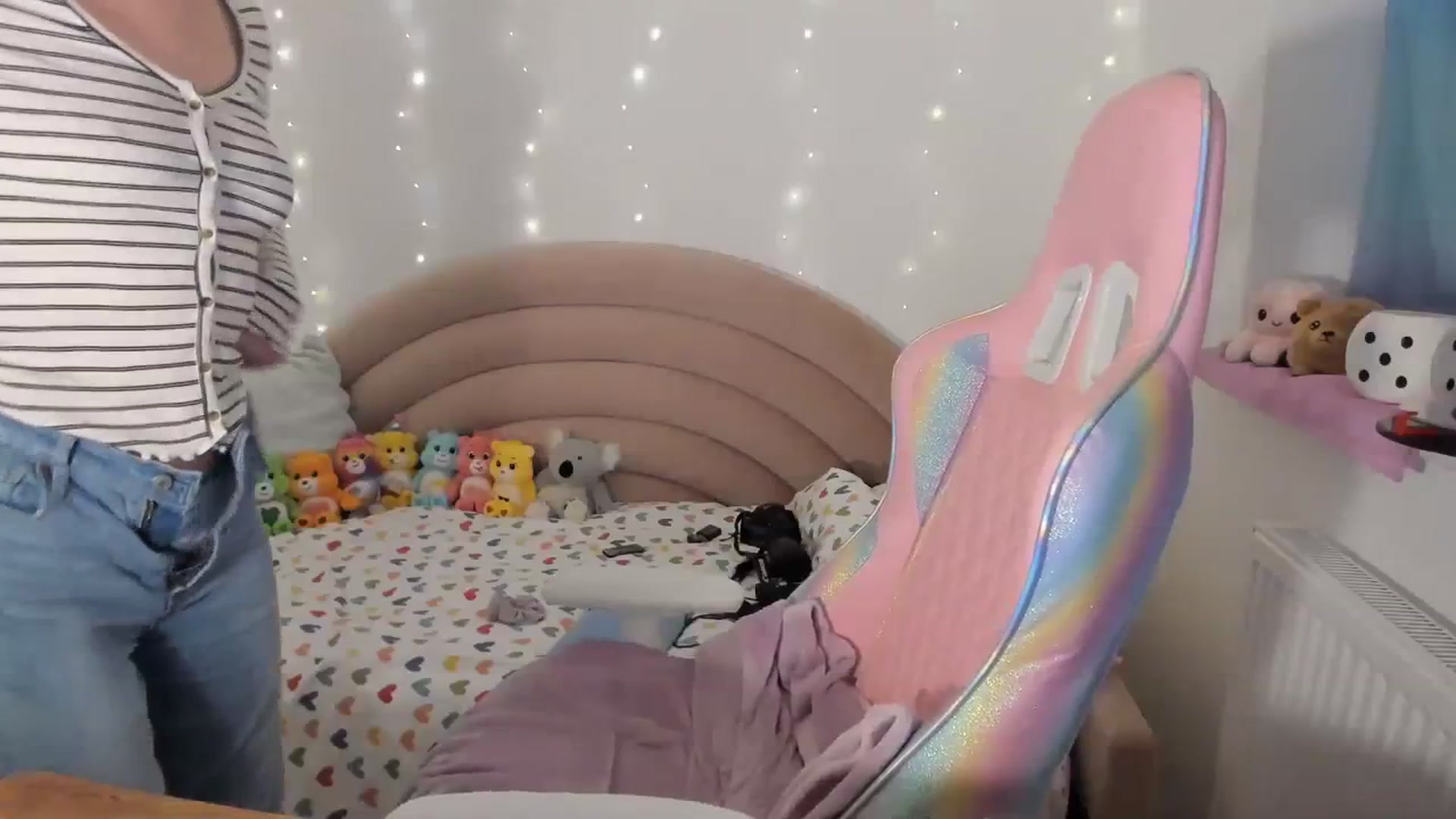 Gallery image thumbnail from JessieBear_'s myfreecams stream on, 01/11/2024, 18:20 image 19 of 20