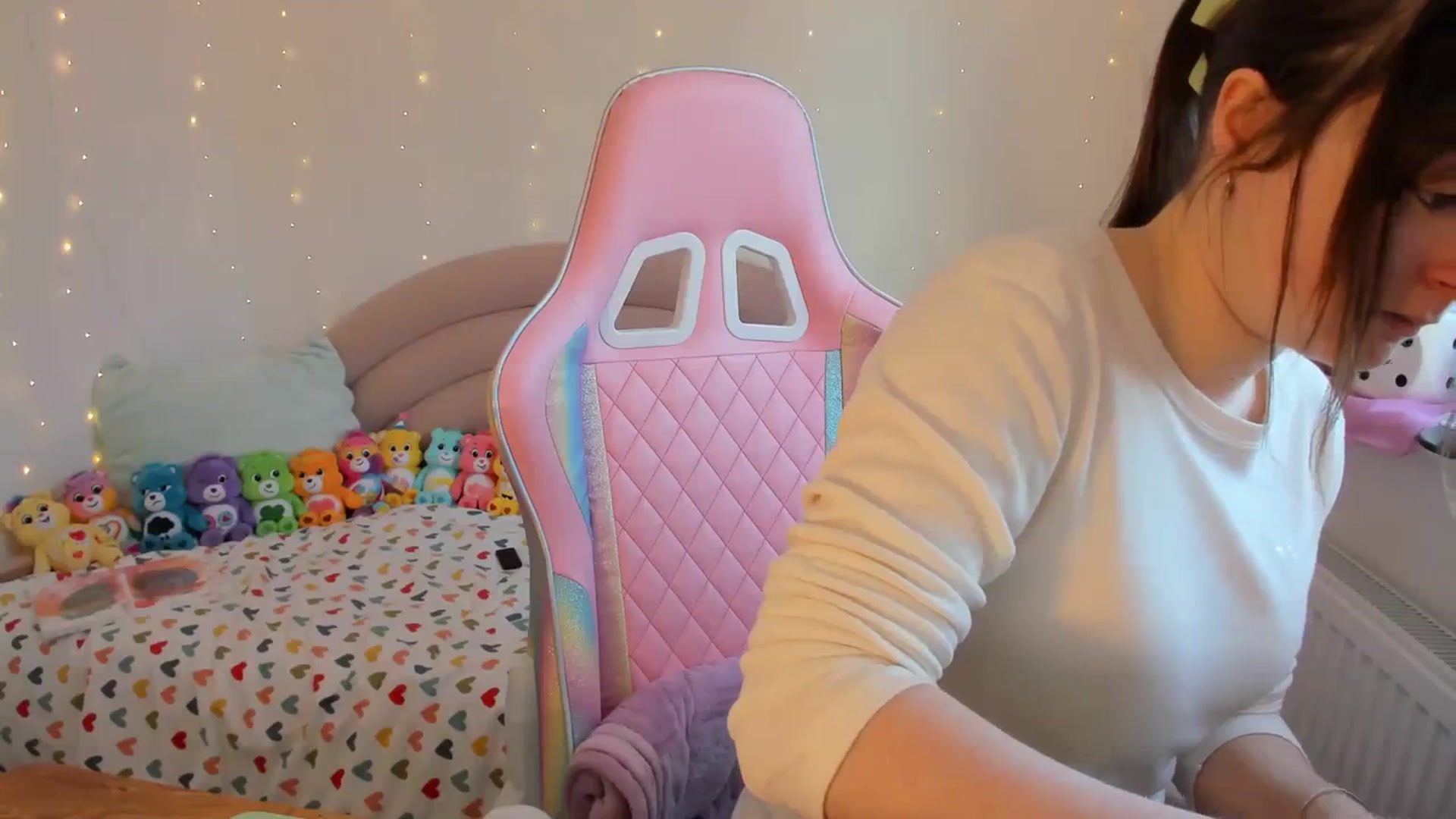 Gallery image thumbnail from JessieBear_'s myfreecams stream on, 01/15/2024, 14:16 image 10 of 20