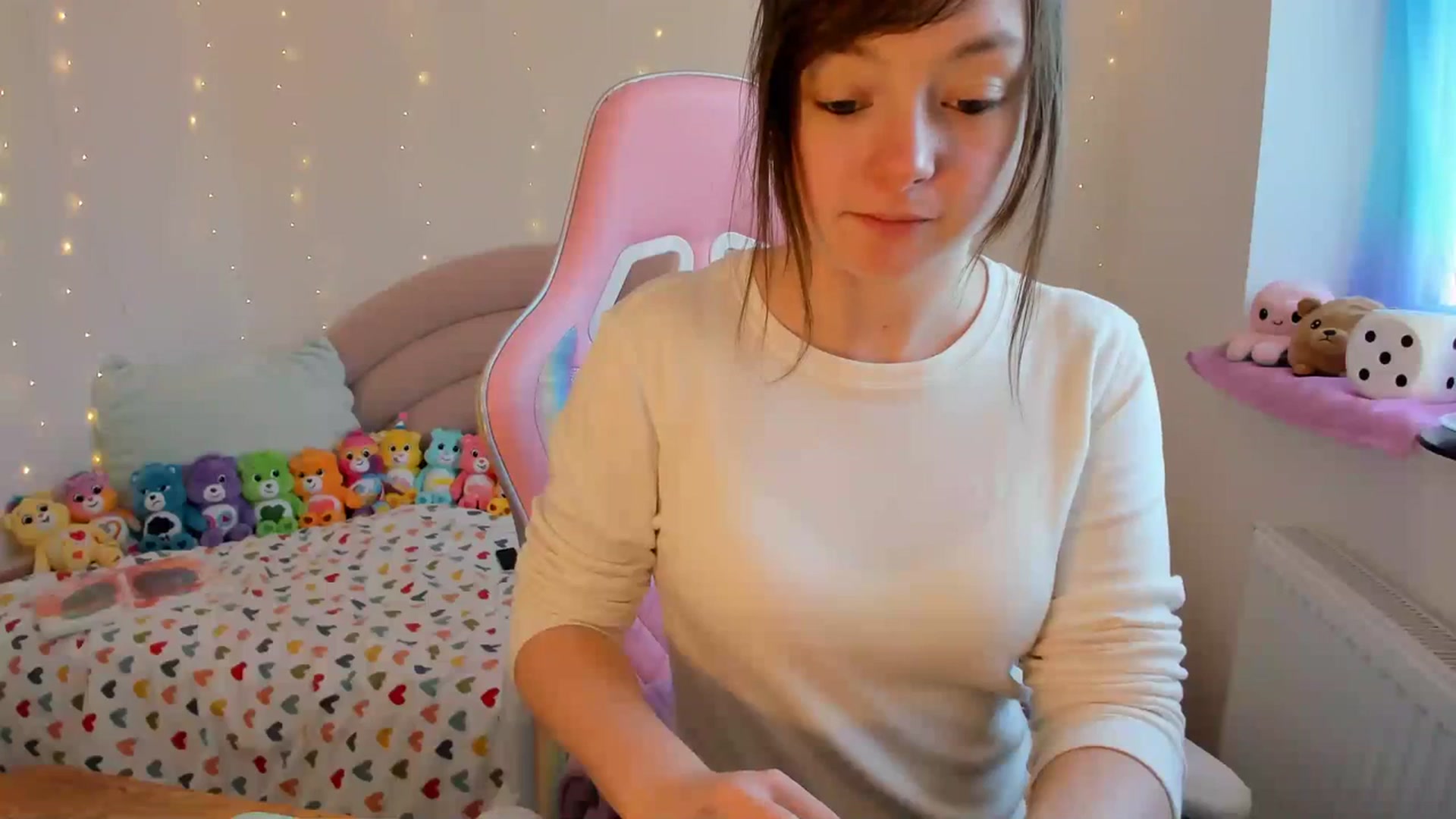 Gallery image thumbnail from JessieBear_'s myfreecams stream on, 01/15/2024, 14:16 image 14 of 20