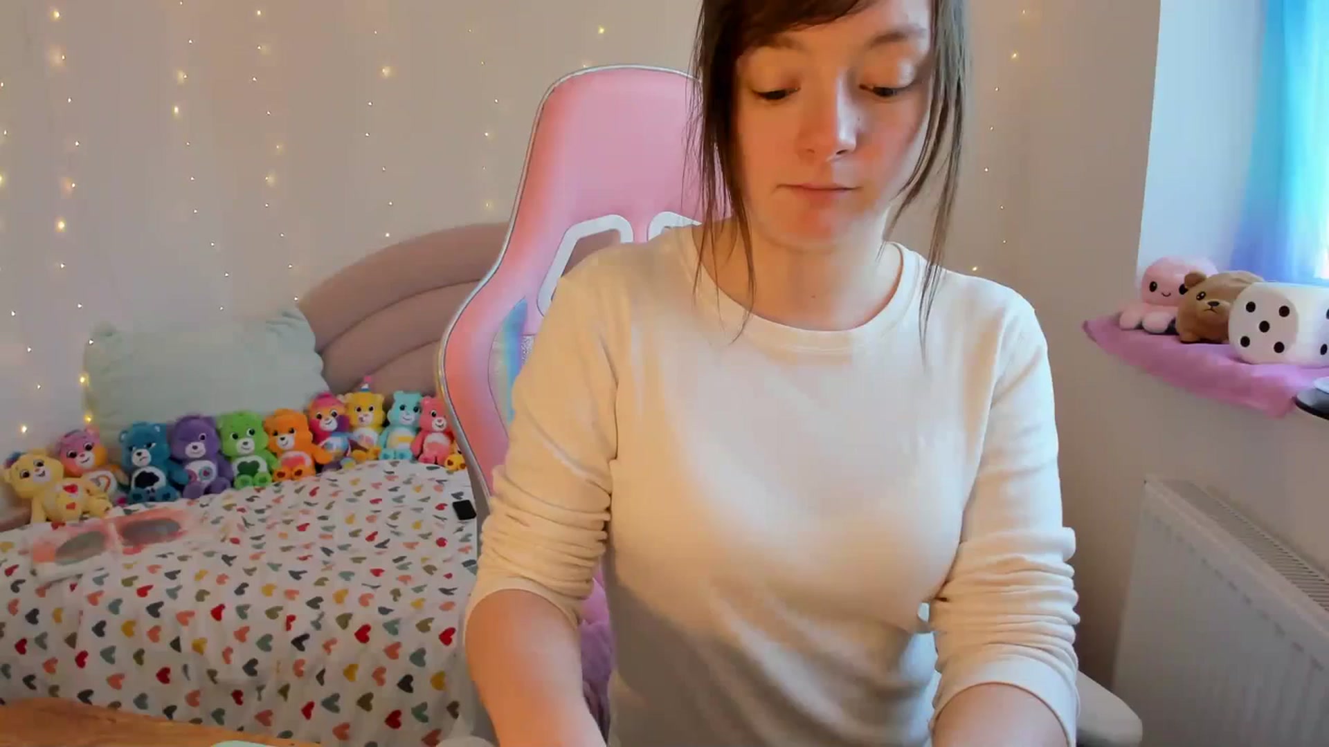 Gallery image thumbnail from JessieBear_'s myfreecams stream on, 01/15/2024, 14:16 image 13 of 20