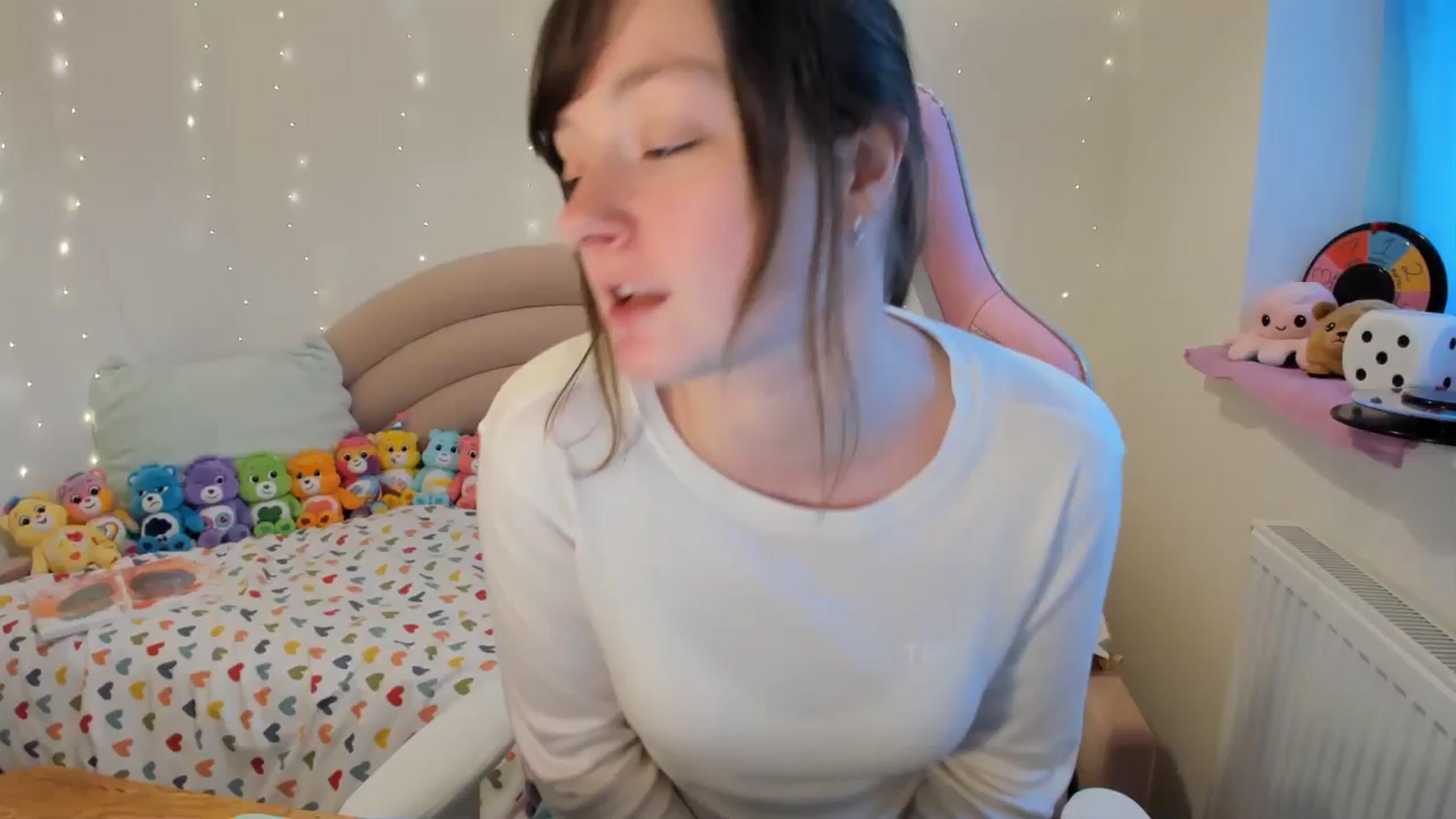 Gallery image thumbnail from JessieBear_'s myfreecams stream on, 01/15/2024, 16:35 image 4 of 20