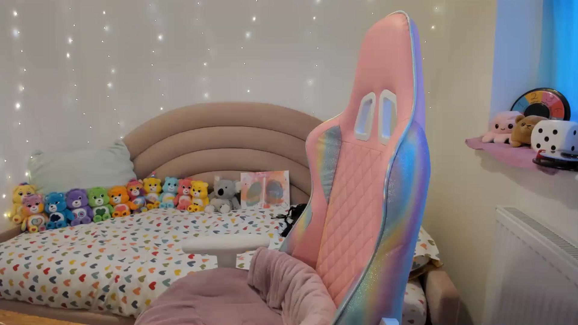 Gallery image thumbnail from JessieBear_'s myfreecams stream on, 01/19/2024, 16:37 image 13 of 20