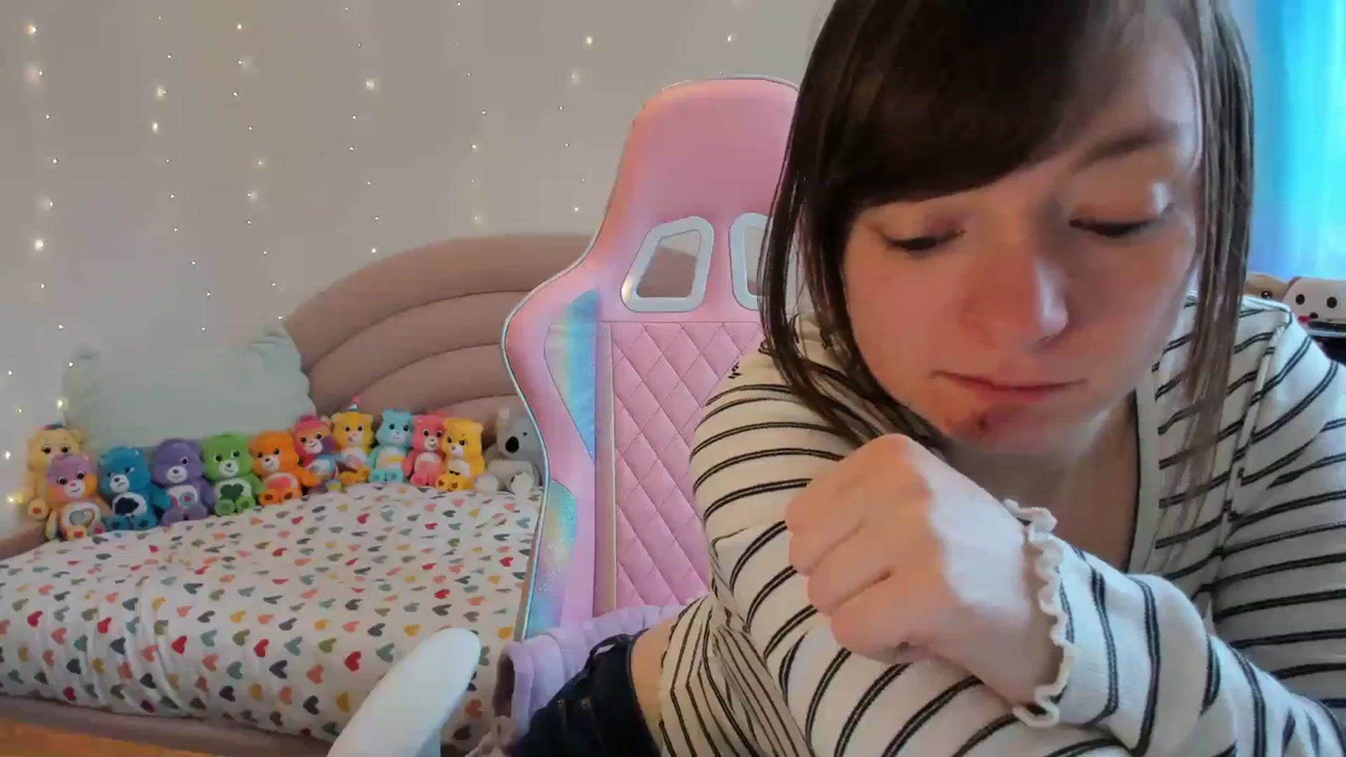 Gallery image thumbnail from JessieBear_'s myfreecams stream on, 01/20/2024, 11:50 image 10 of 20