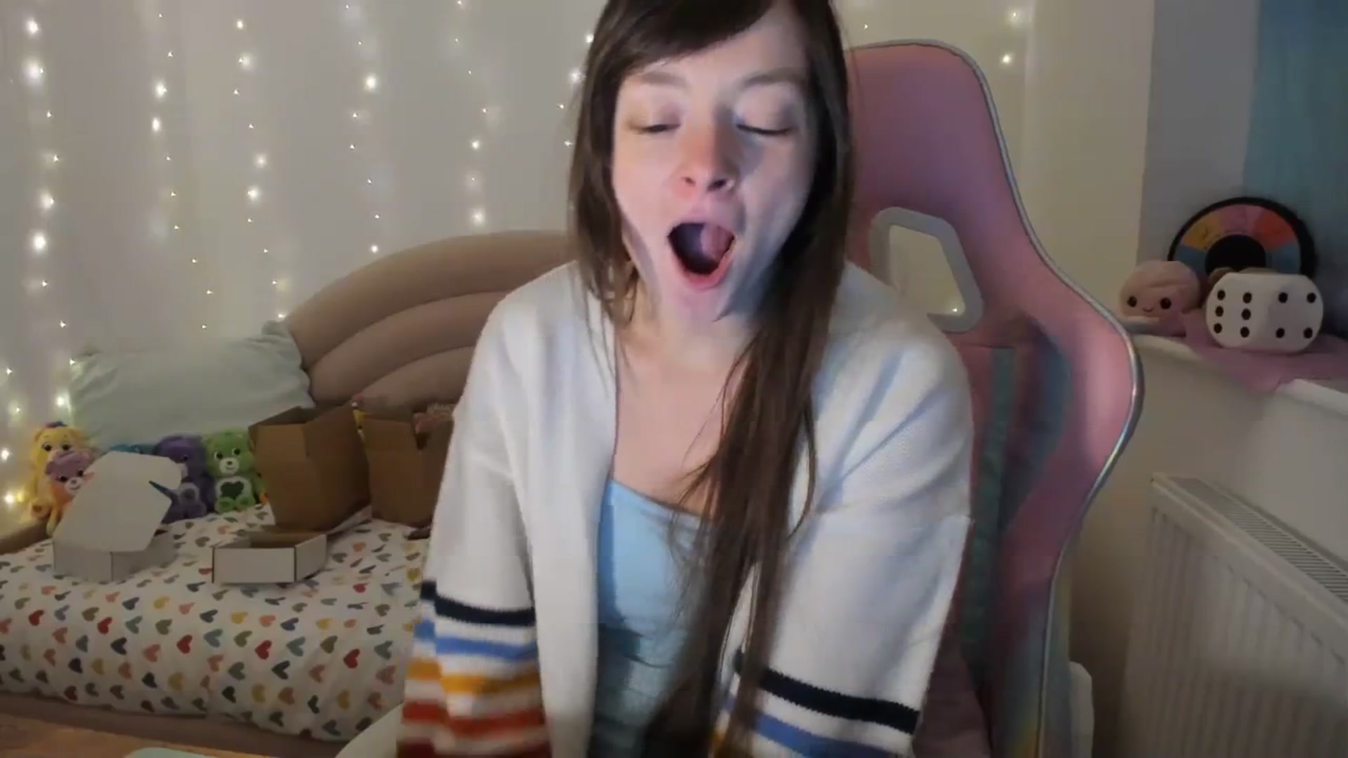 Gallery image thumbnail from JessieBear_'s myfreecams stream on, 01/25/2024, 18:14 image 13 of 20