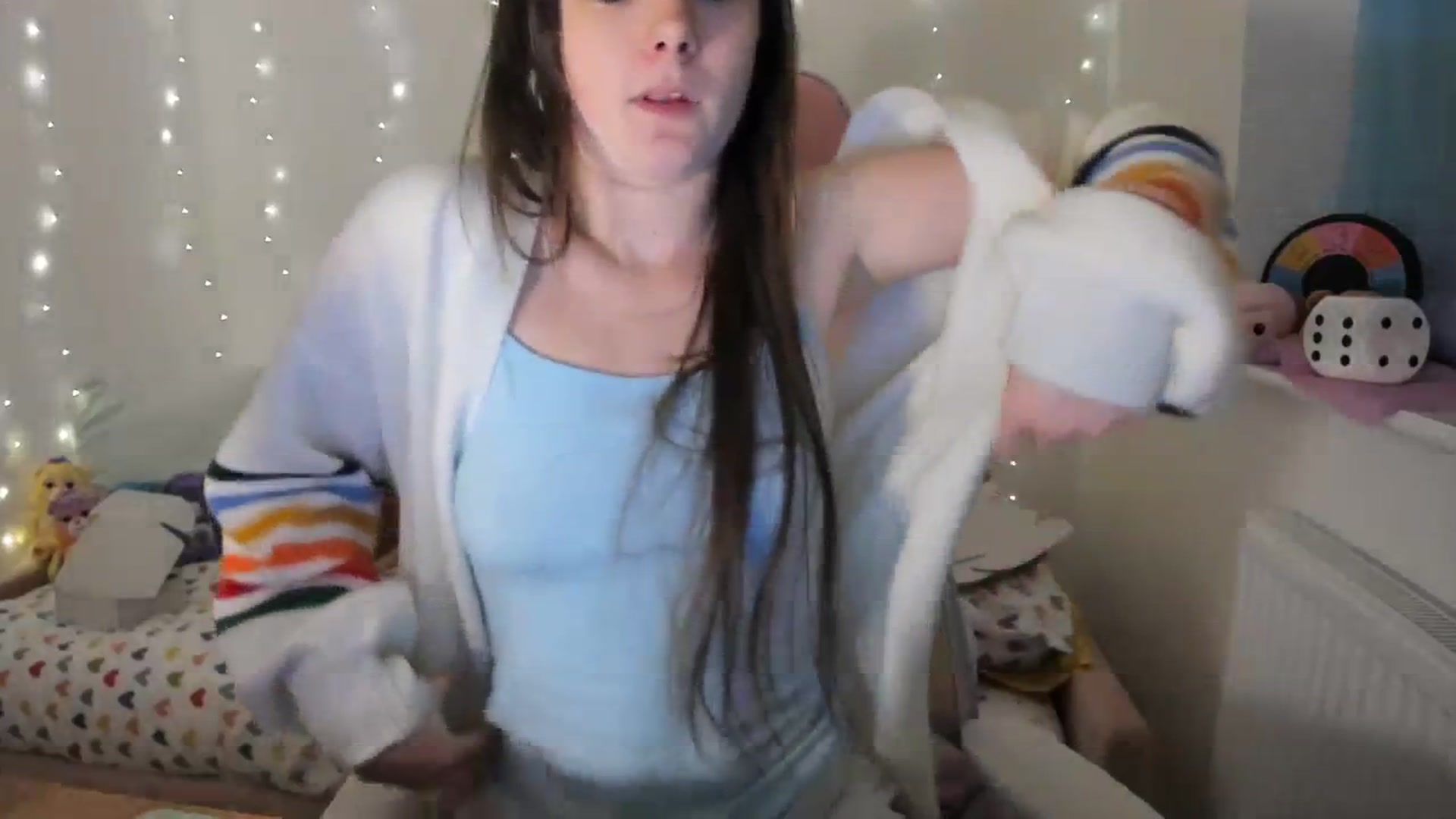 Gallery image thumbnail from JessieBear_'s myfreecams stream on, 01/25/2024, 18:14 image 15 of 20