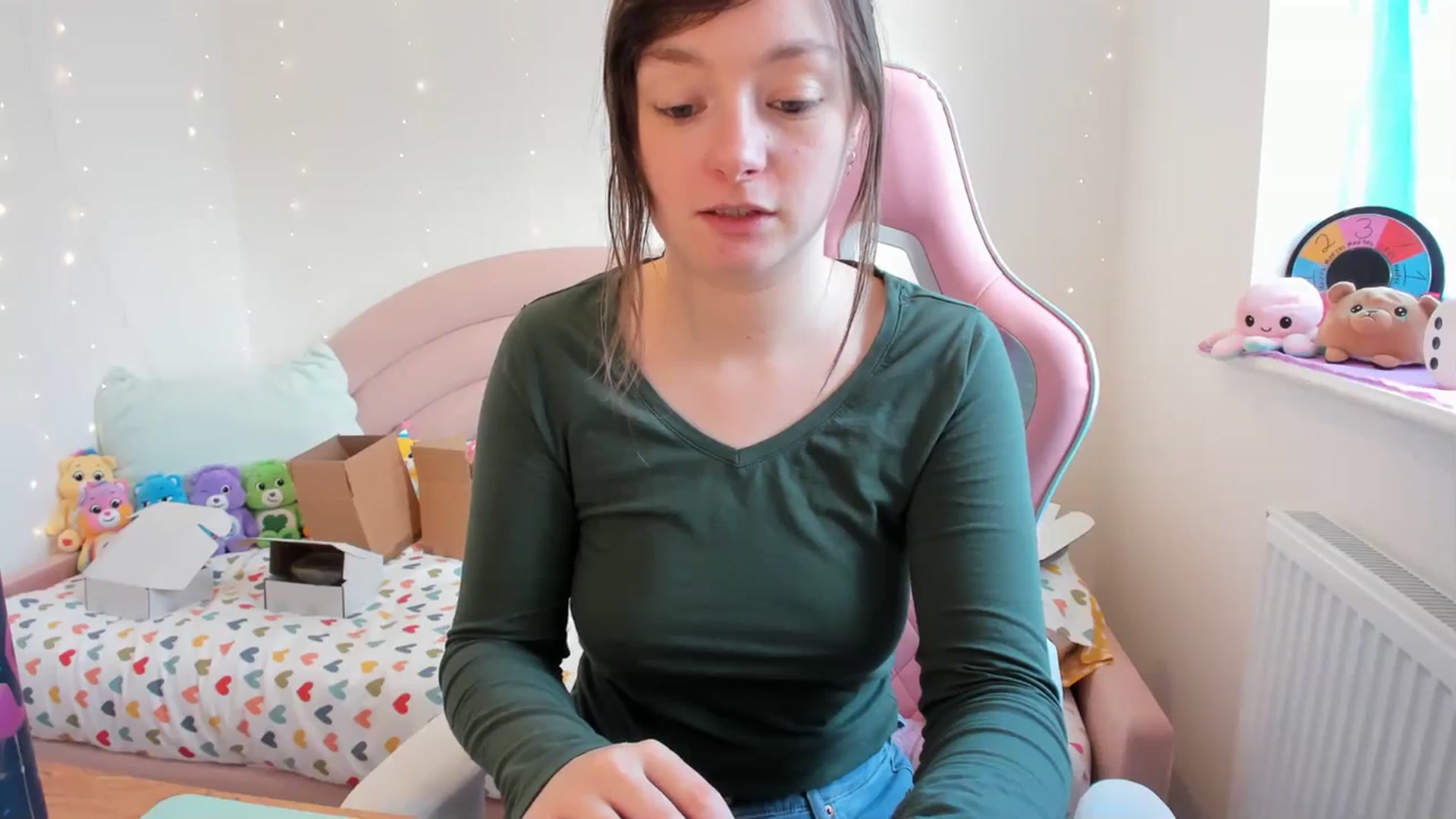 Gallery image thumbnail from JessieBear_'s myfreecams stream on, 01/26/2024, 12:08 image 14 of 20