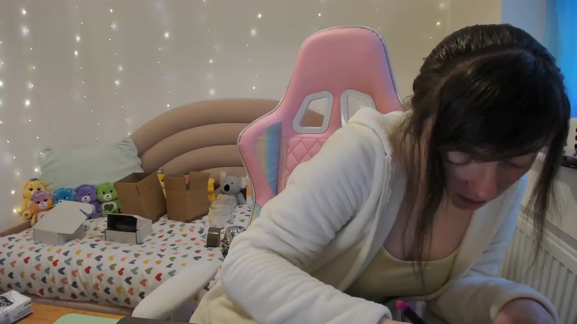Gallery image thumbnail from JessieBear_'s myfreecams stream on, 01/29/2024, 16:00 image 9 of 20