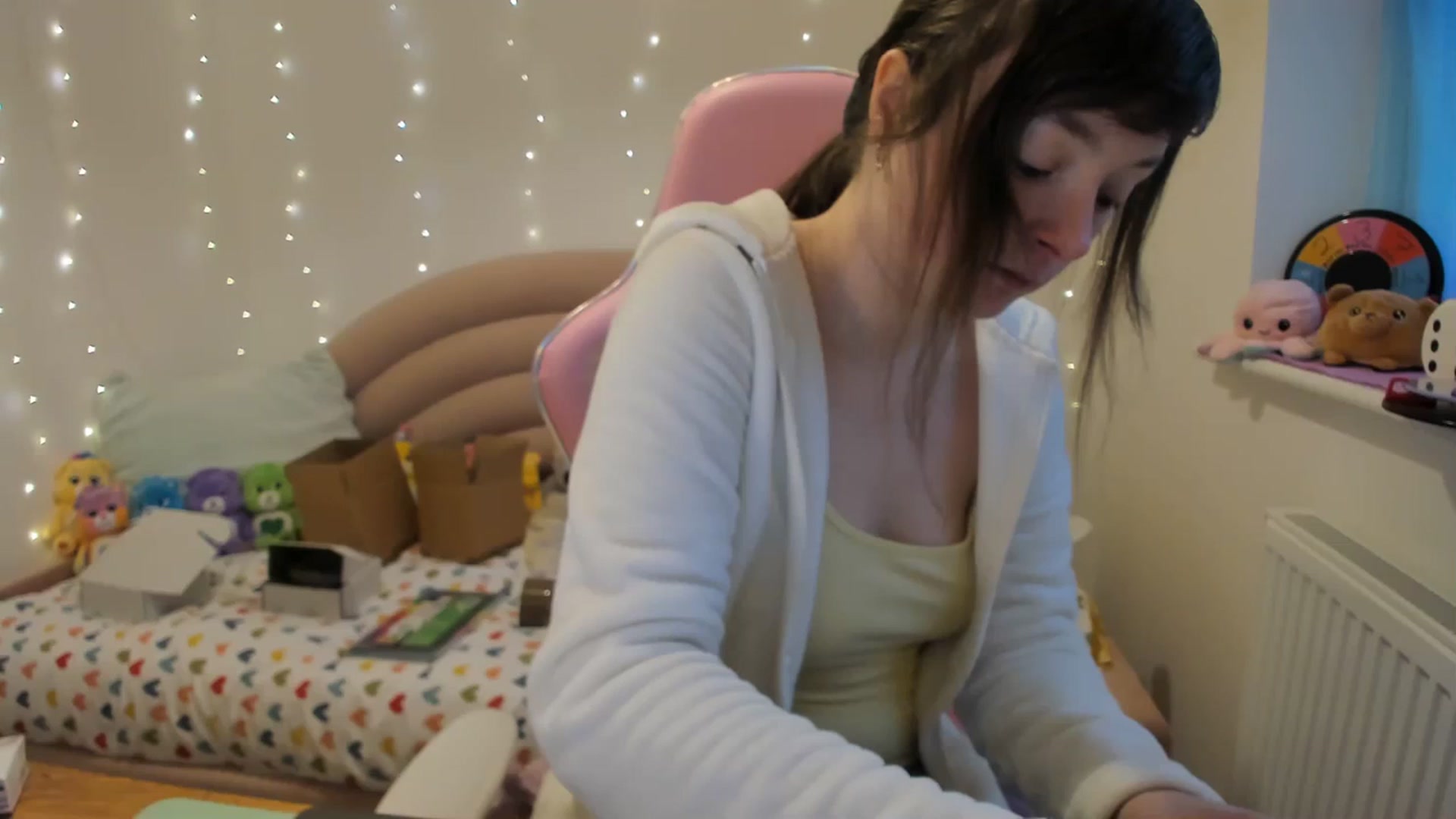 Gallery image thumbnail from JessieBear_'s myfreecams stream on, 01/29/2024, 16:00 image 5 of 20