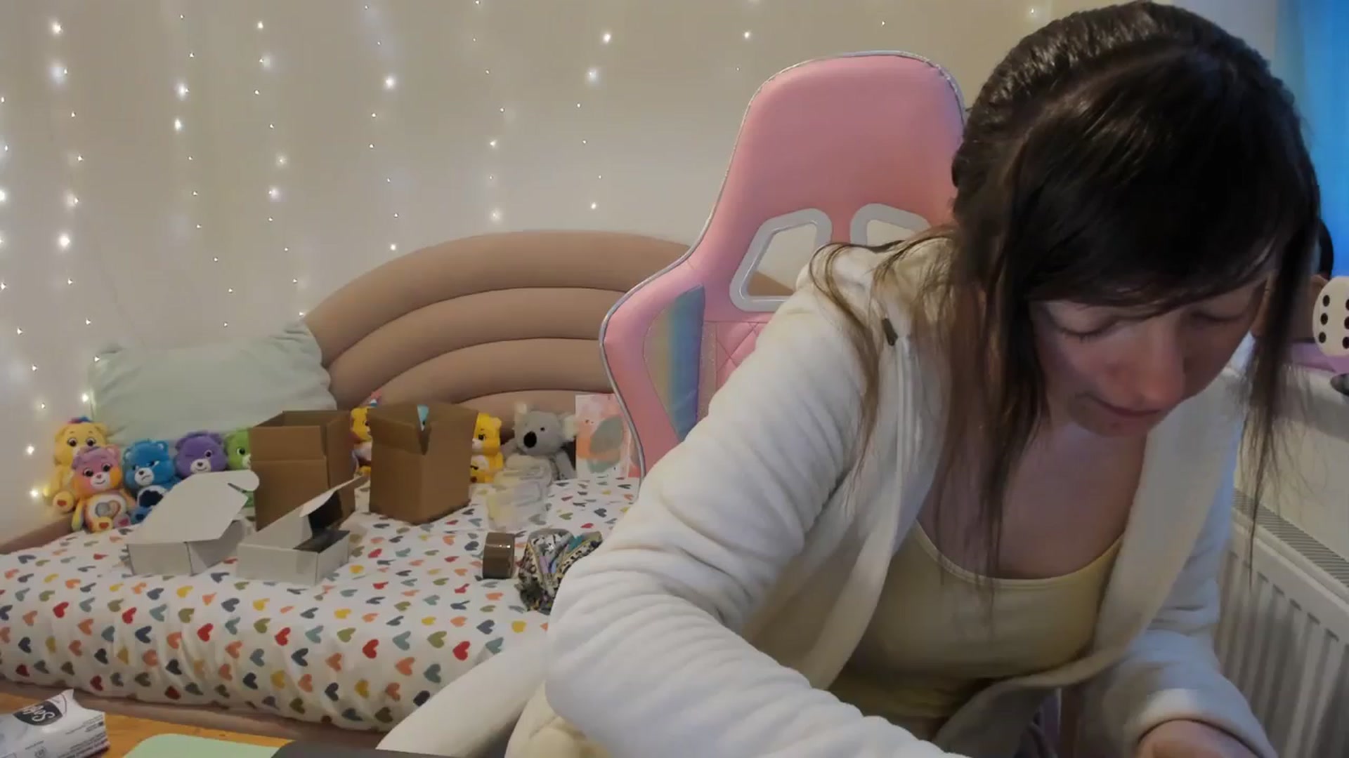 Gallery image thumbnail from JessieBear_'s myfreecams stream on, 01/29/2024, 16:00 image 20 of 20