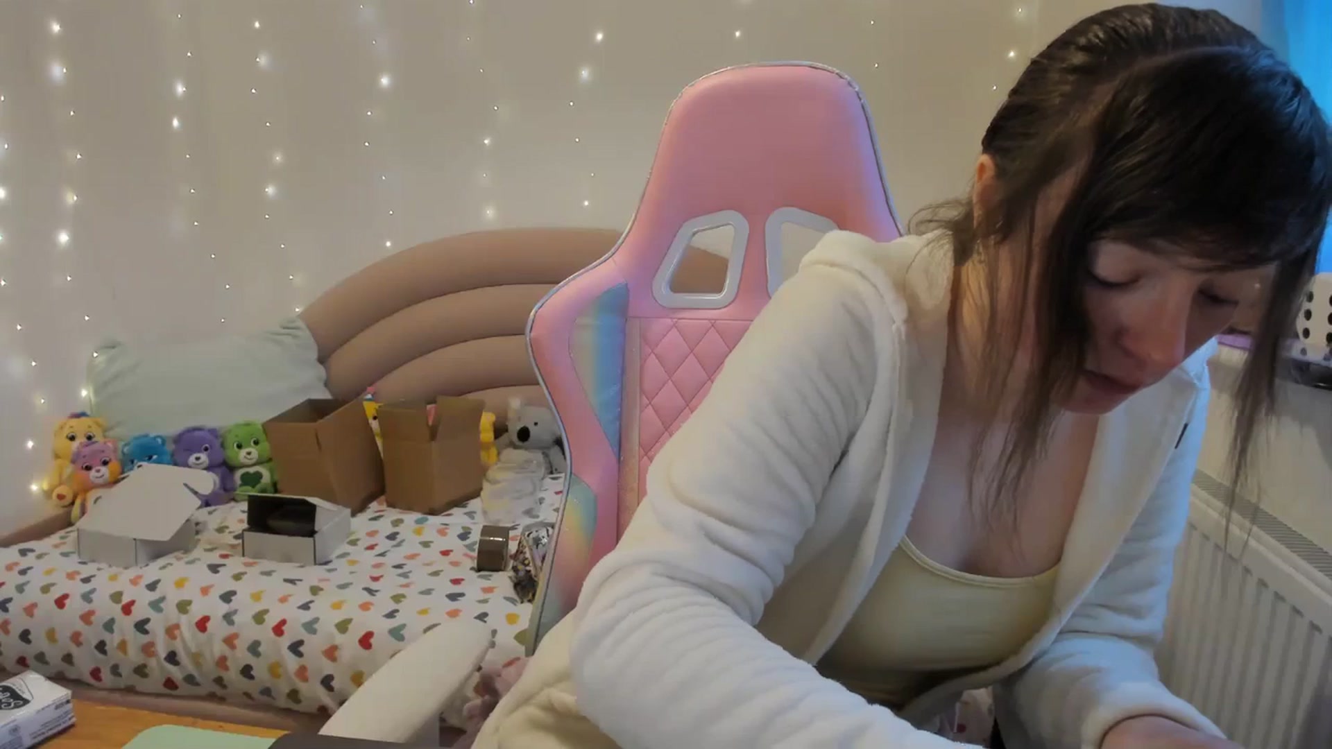 Gallery image thumbnail from JessieBear_'s myfreecams stream on, 01/29/2024, 16:00 image 12 of 20
