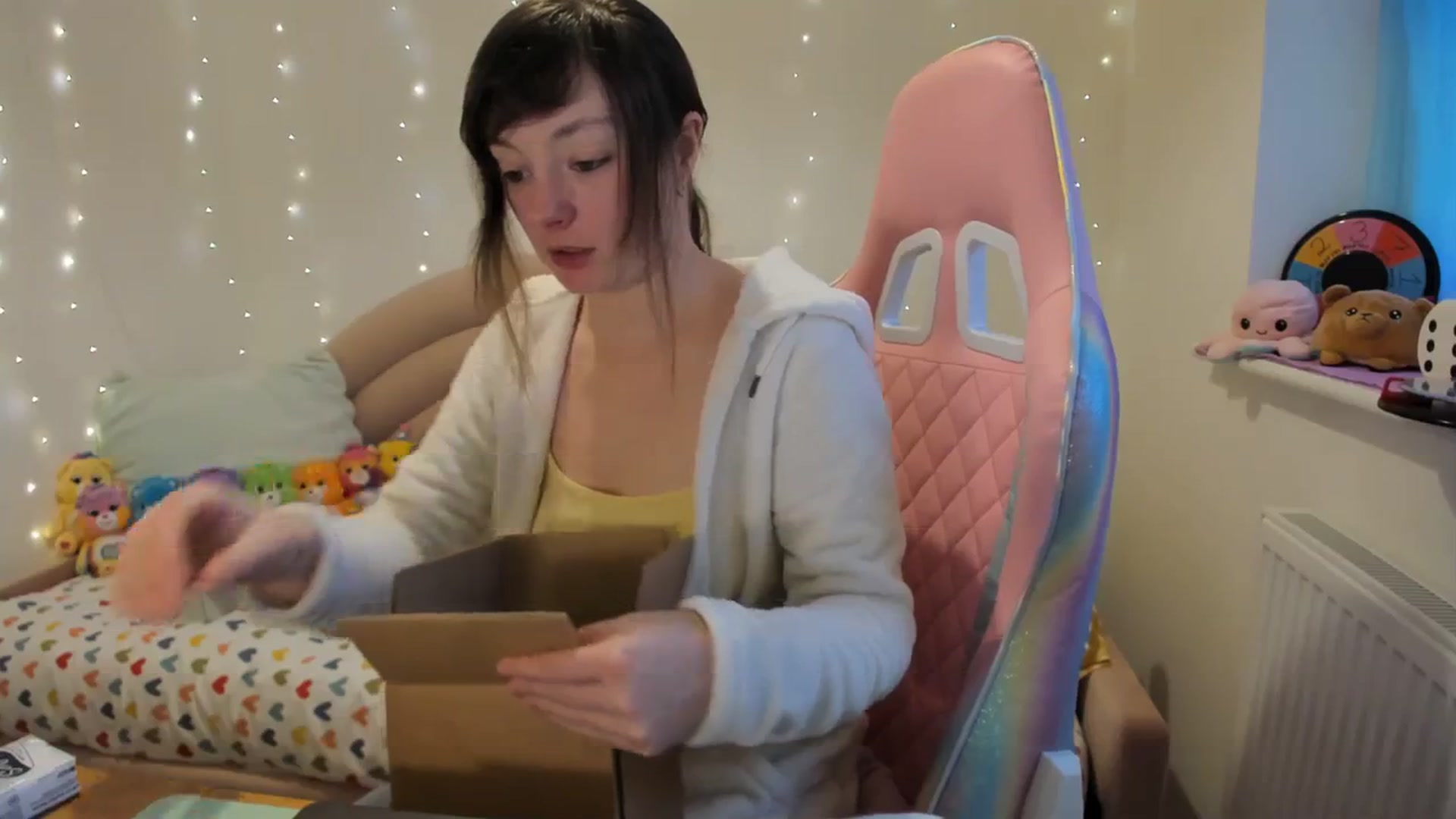 Gallery image thumbnail from JessieBear_'s myfreecams stream on, 01/29/2024, 16:00 image 14 of 20