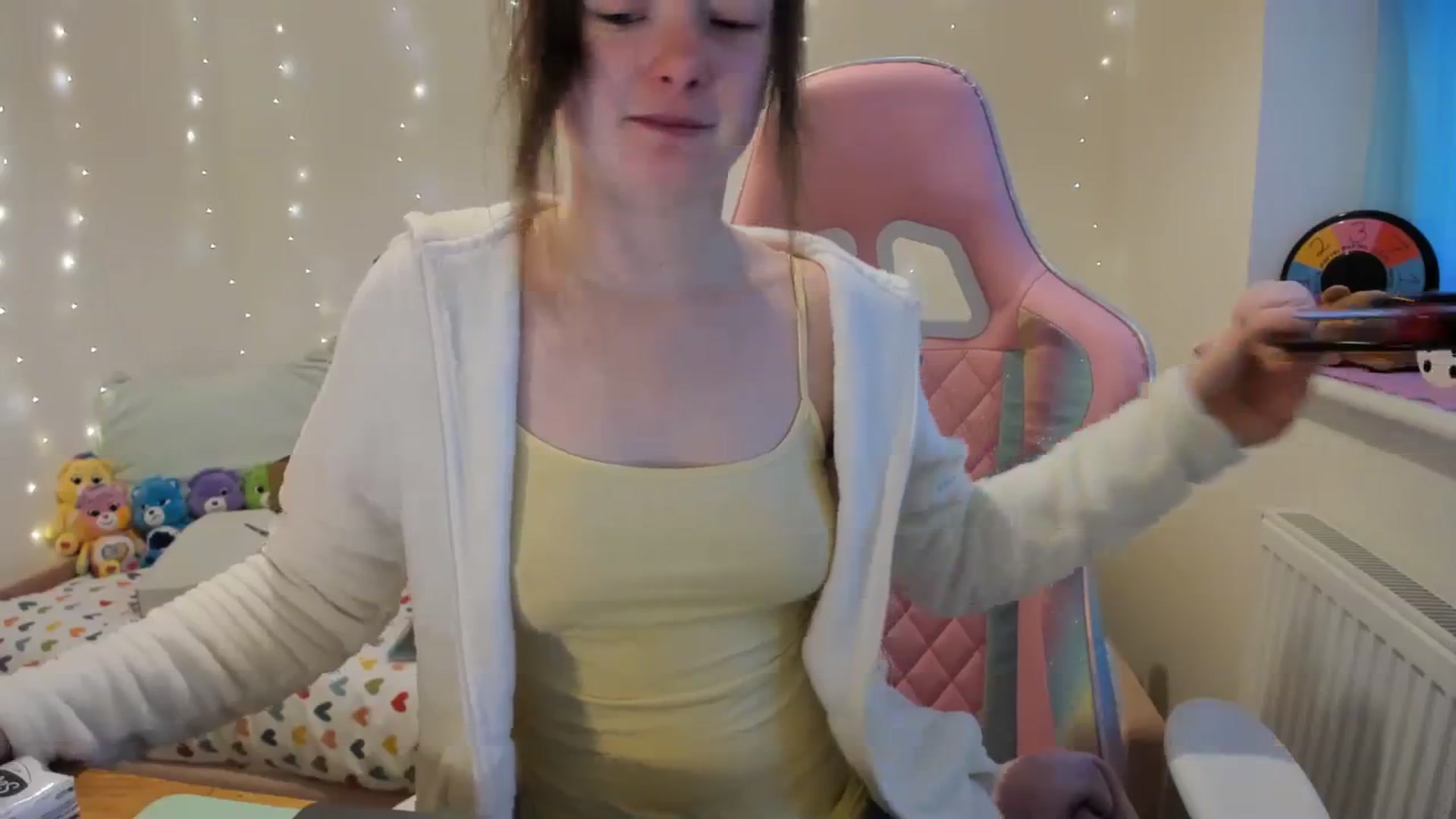 Gallery image thumbnail from JessieBear_'s myfreecams stream on, 01/29/2024, 16:00 image 17 of 20
