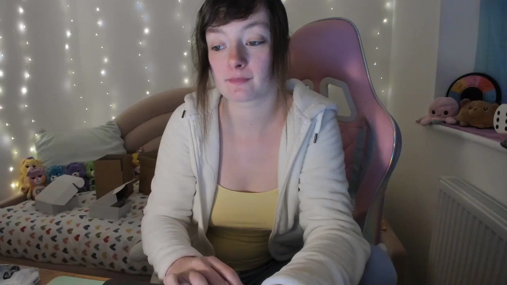 Gallery image thumbnail from JessieBear_'s myfreecams stream on, 01/29/2024, 17:56 image 8 of 20