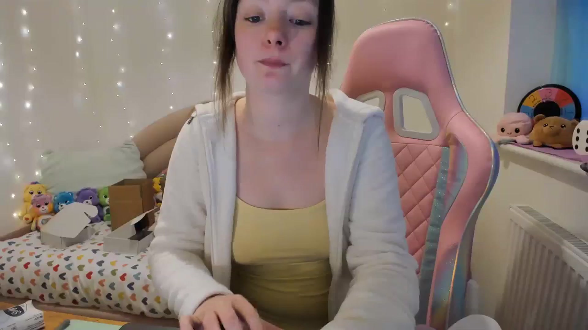Gallery image thumbnail from JessieBear_'s myfreecams stream on, 01/29/2024, 17:56 image 2 of 20