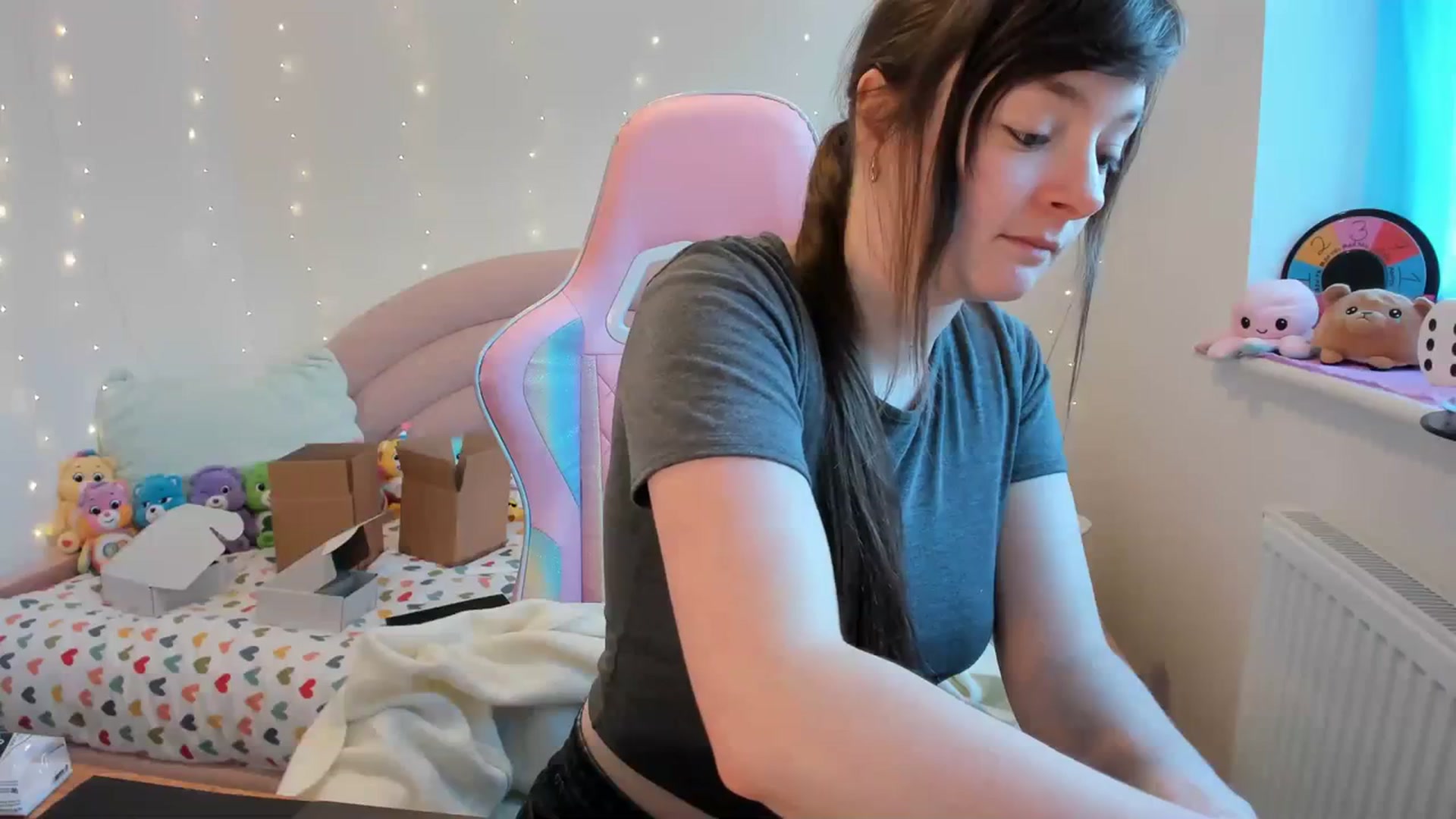 Gallery image thumbnail from JessieBear_'s myfreecams stream on, 01/30/2024, 15:25 image 13 of 20