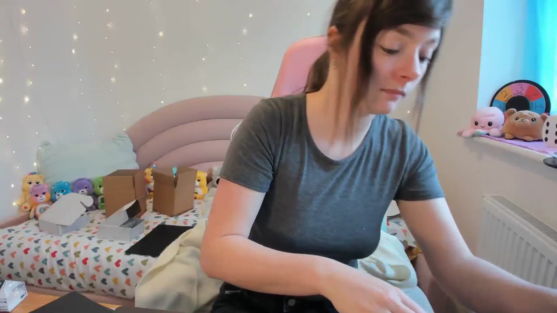 Gallery image thumbnail from JessieBear_'s myfreecams stream on, 01/30/2024, 15:25 image 18 of 20