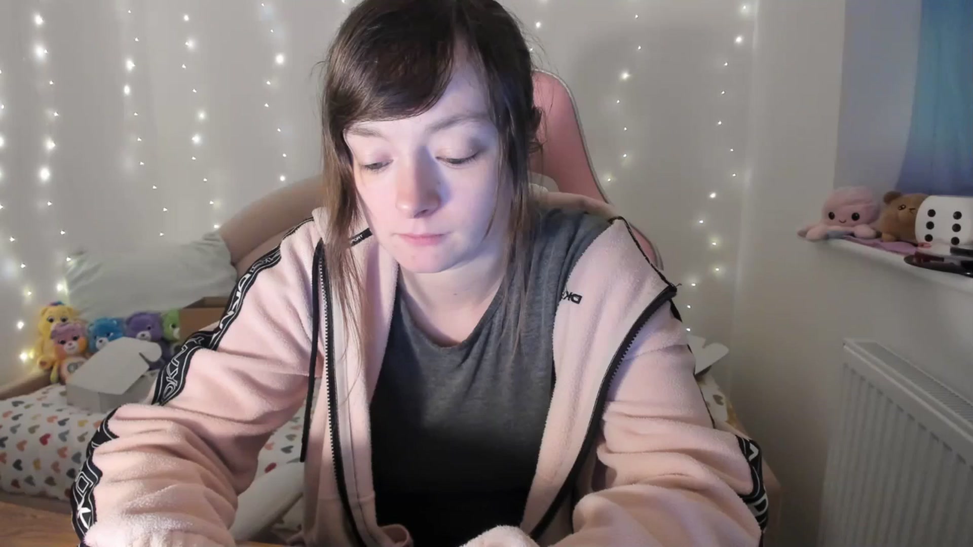 Gallery image thumbnail from JessieBear_'s myfreecams stream on, 01/30/2024, 18:18 image 14 of 20