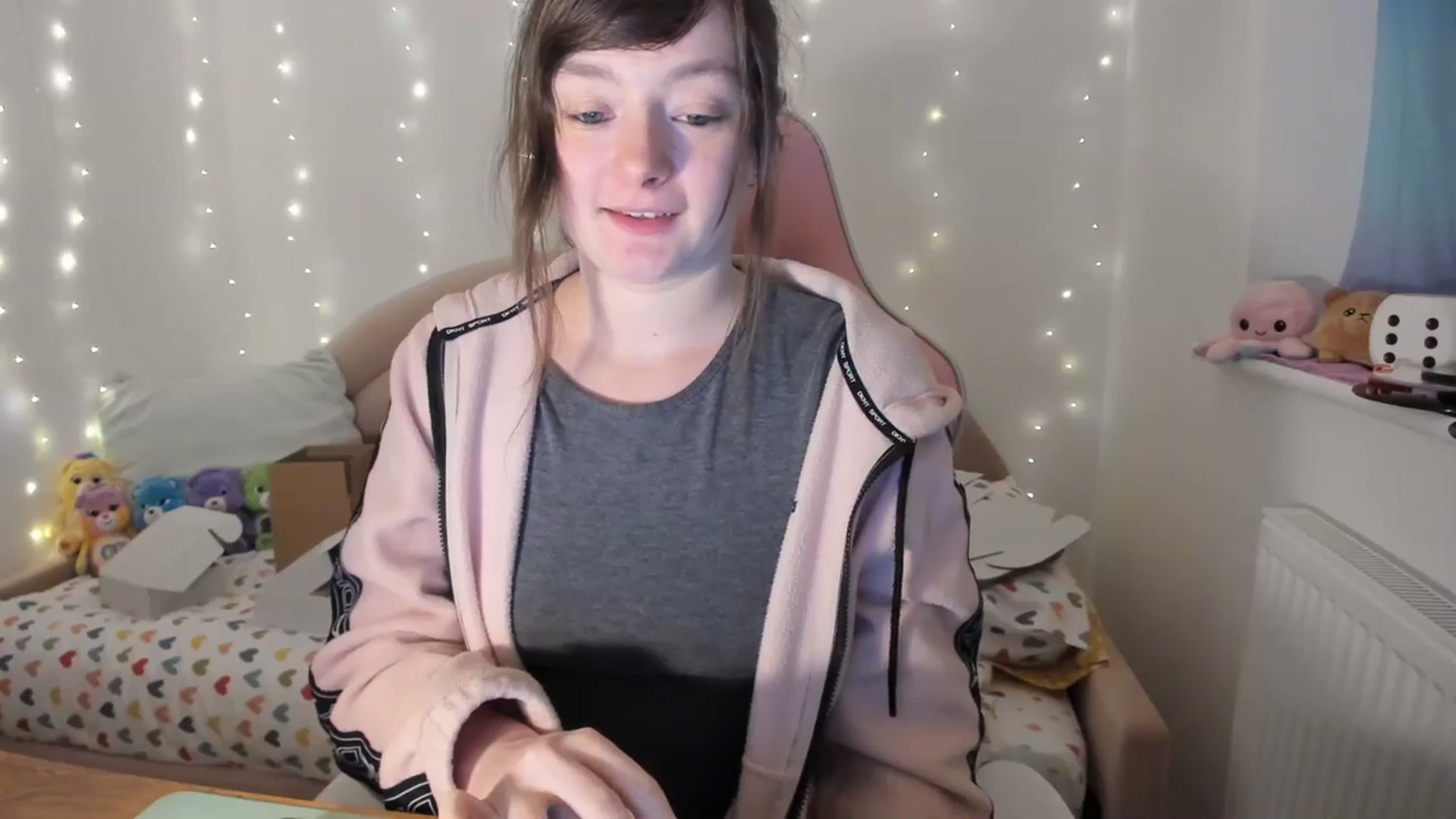 Gallery image thumbnail from JessieBear_'s myfreecams stream on, 01/30/2024, 18:18 image 15 of 20